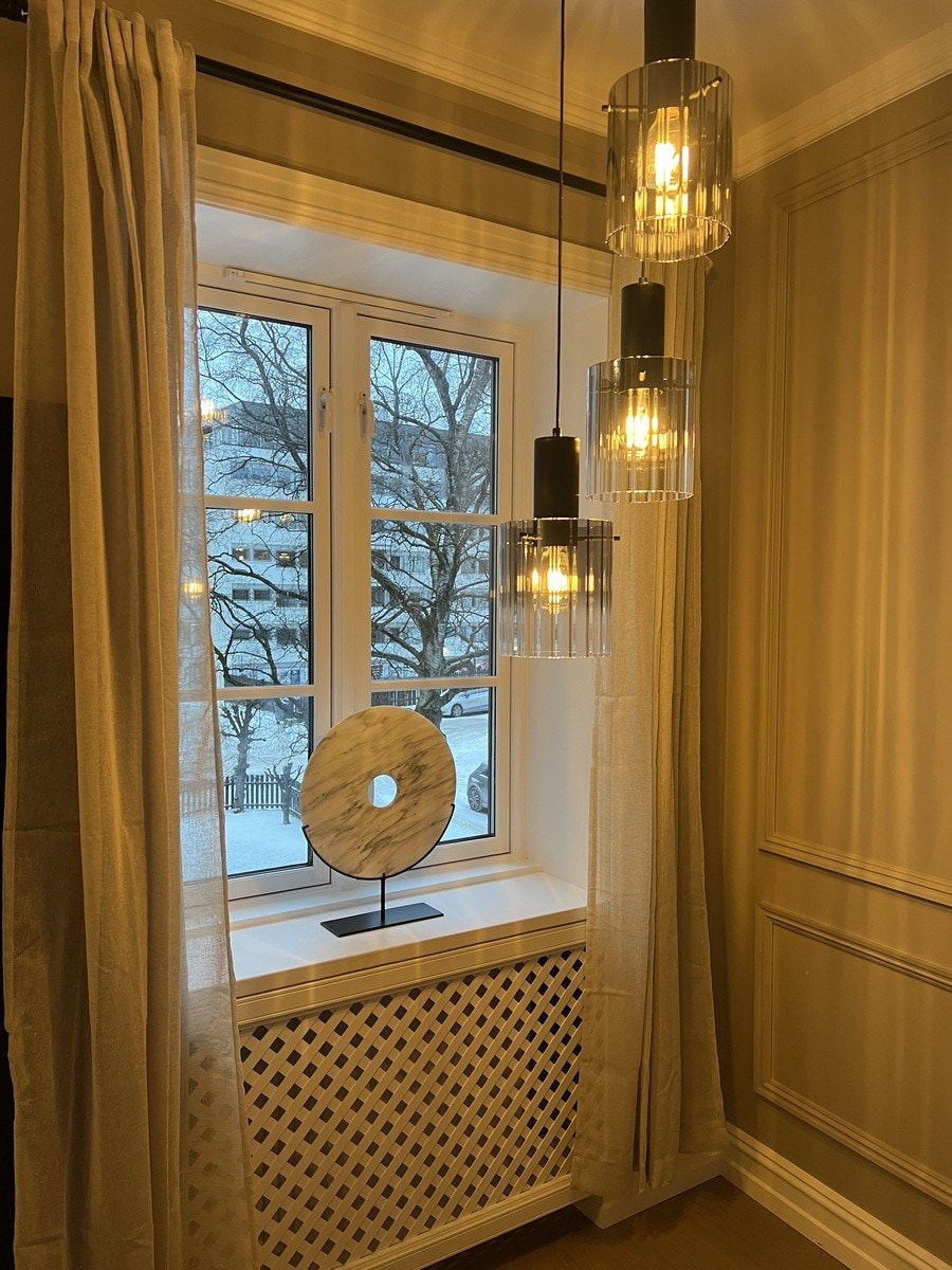 Godt med lysinnslipp fra to store vinduer. Galleribilde