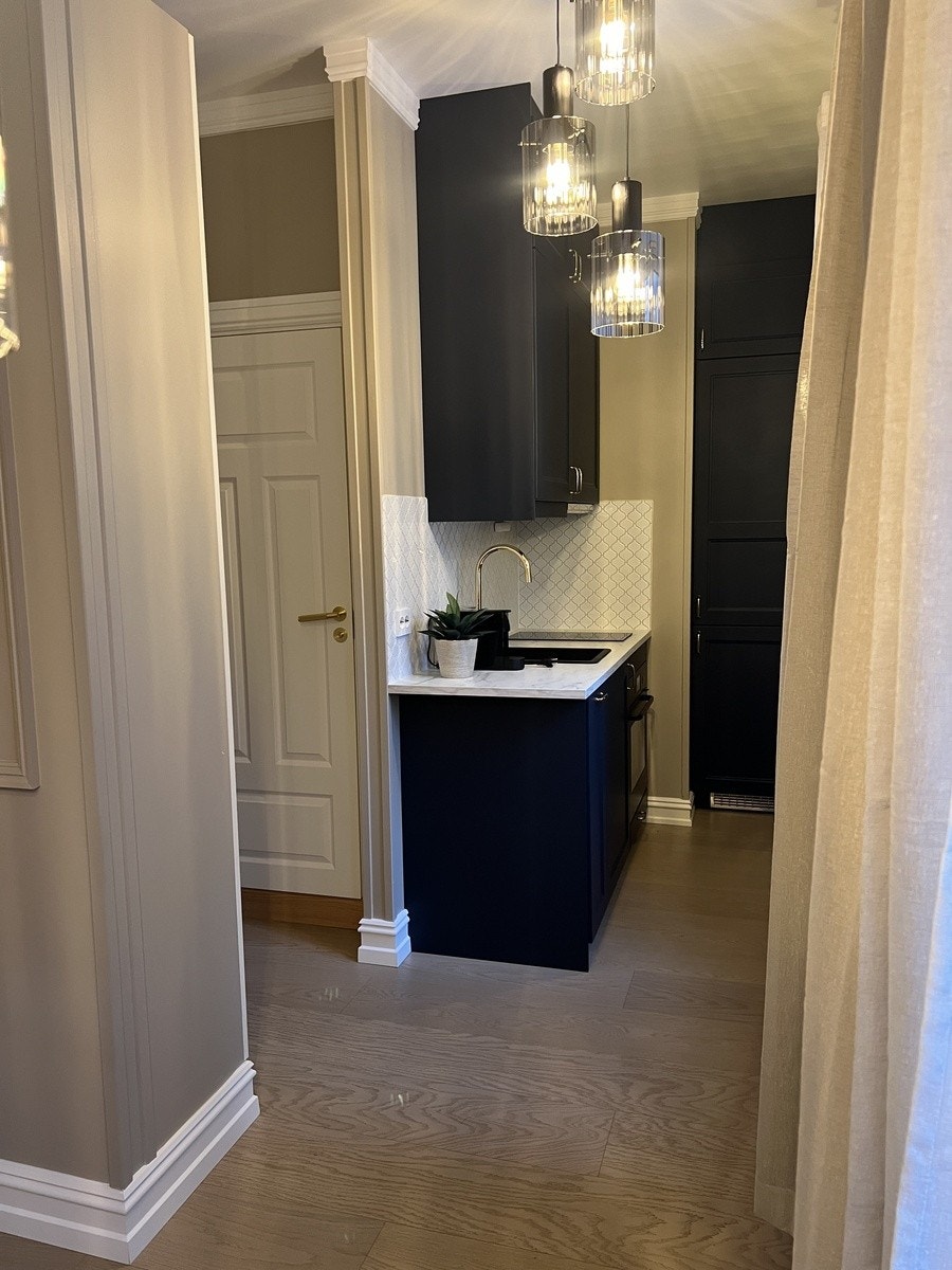 God takhøyde og pent renovert med lekre detaljer. Galleribilde