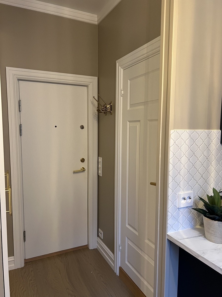 Badet har inngang fra entreen. Galleribilde