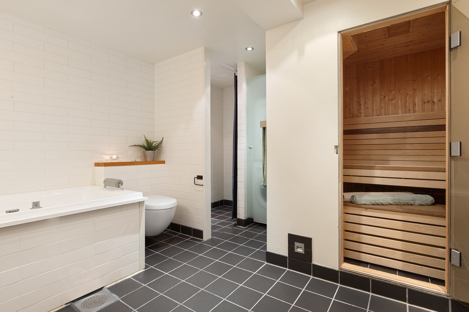 Det er badstue i tilknytting til bad. Galleribilde