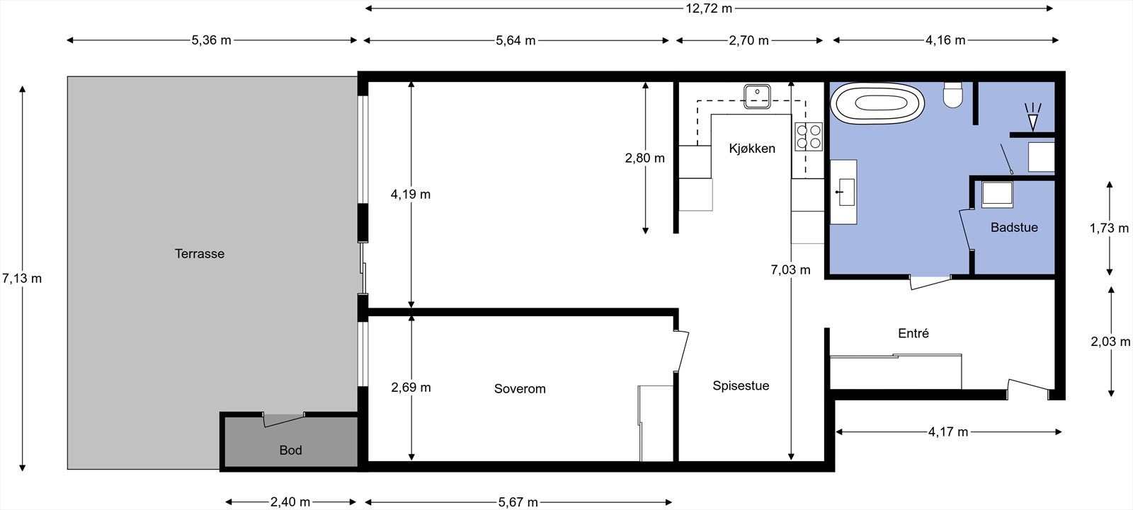 Leiligheten ligger i byggets underetasje og inneholder entré, bad med badstue, kjøkken, spisestue, soverom og stue med utgang til terrasse. Utvendig bod på terrassen, samt medfølgende kjellerbod. Galleribilde