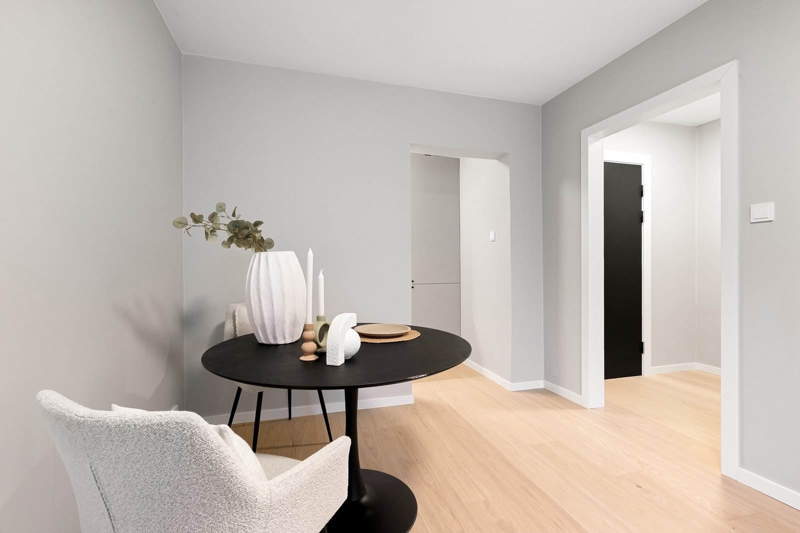 Plass til spisebord og stoler. Galleribilde