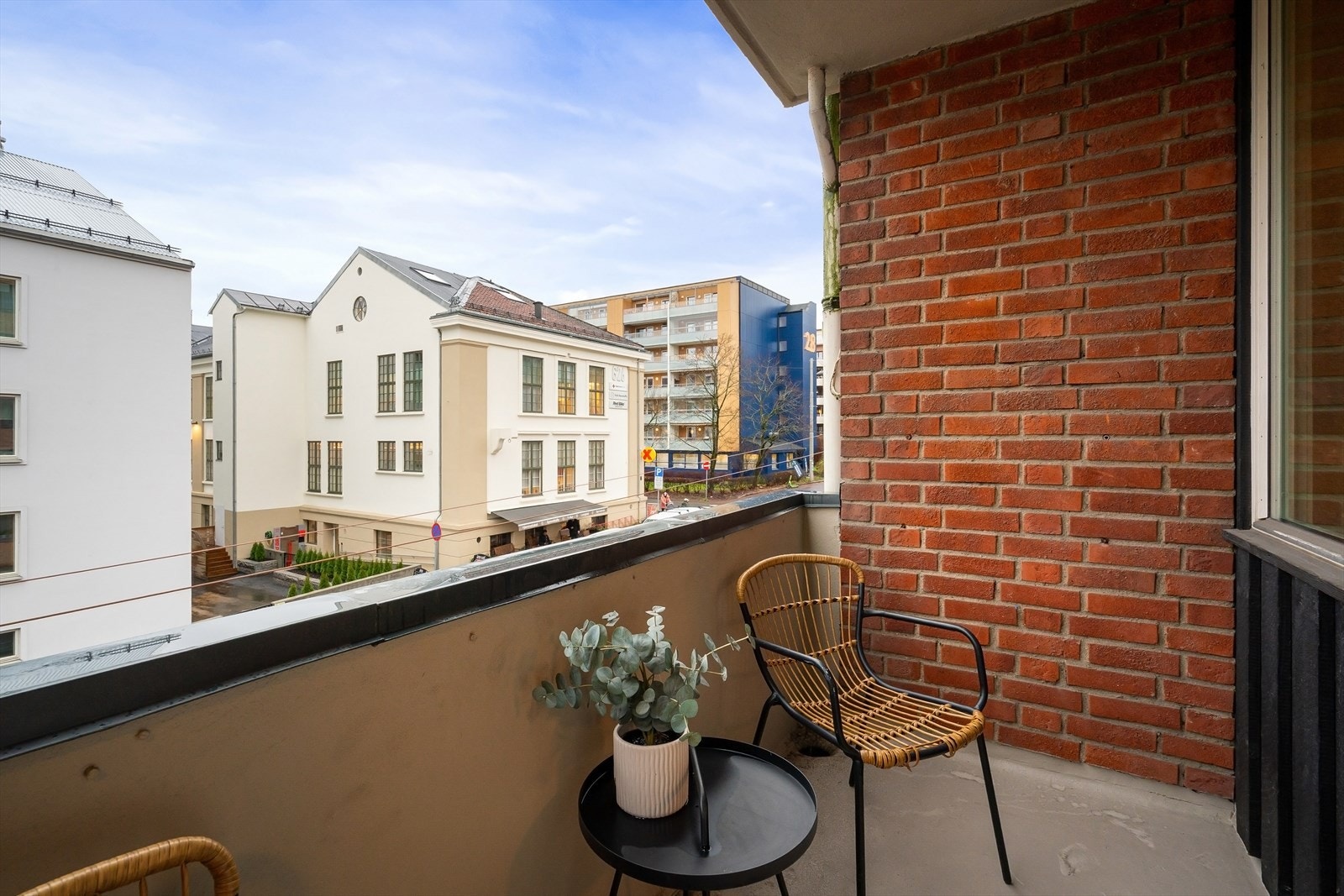 Fra stuen har du adkomst til balkong med hyggelig kveldssol. Galleribilde