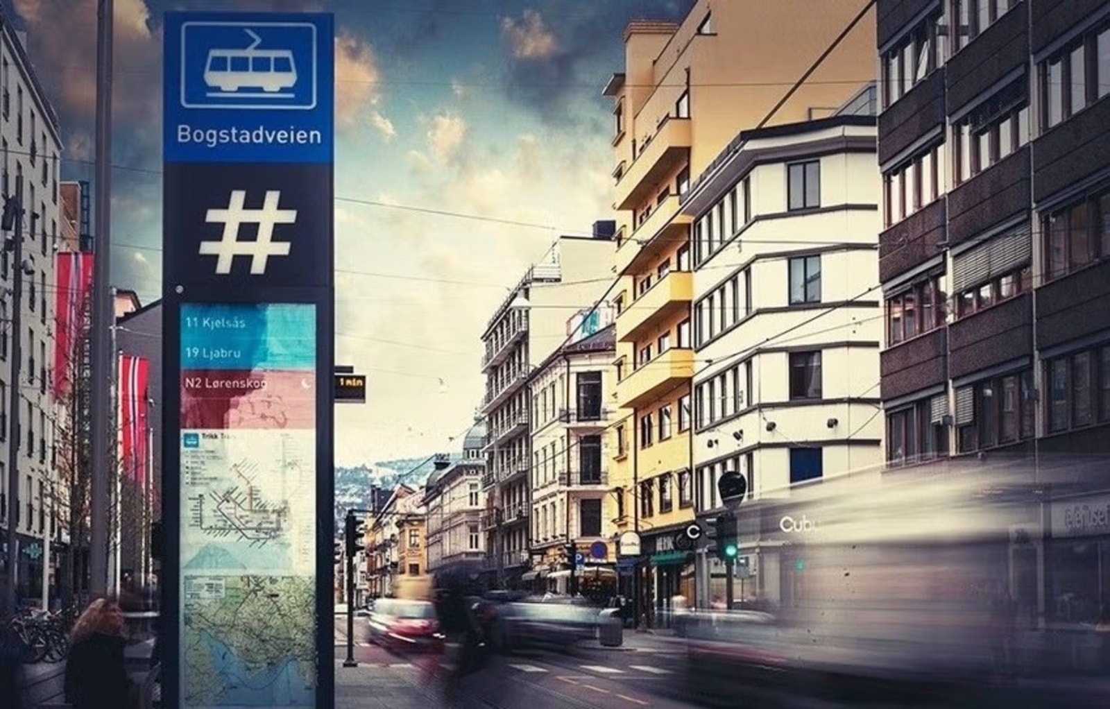 Nærområde - Bogstadveien med et stor tilbud av butikker, restauranter, barer og off.komm. Galleribilde