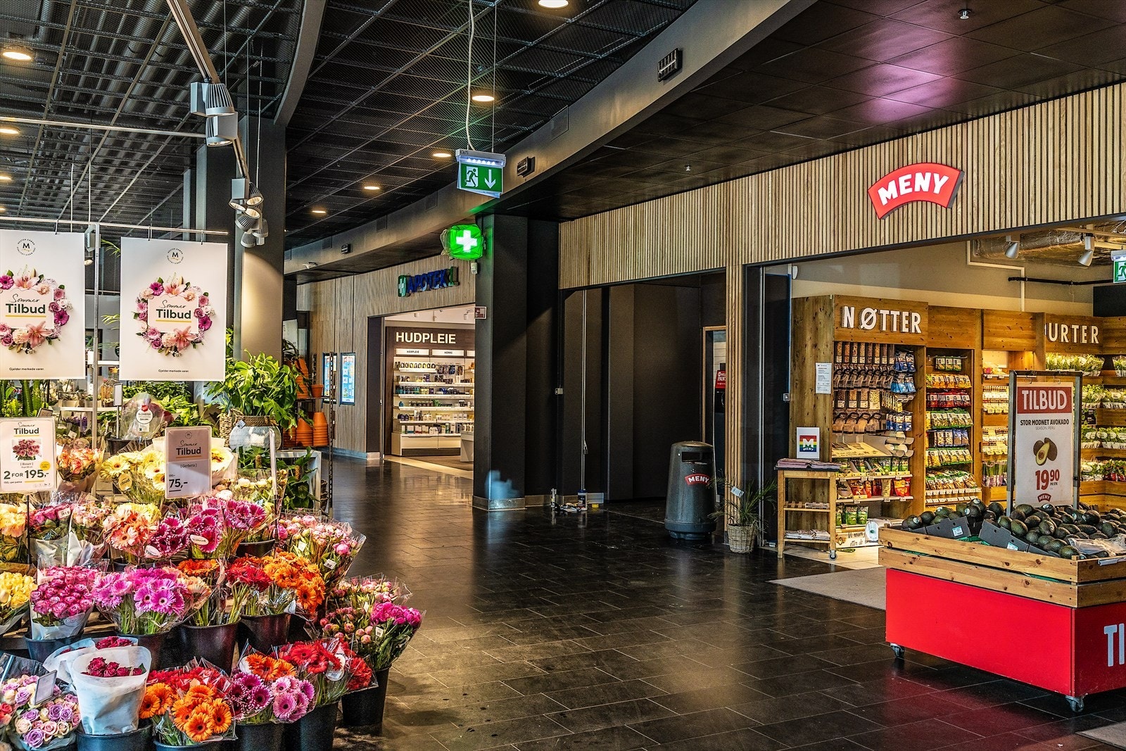 Kort vei til Ringnes Park med Sats og Meny Galleribilde