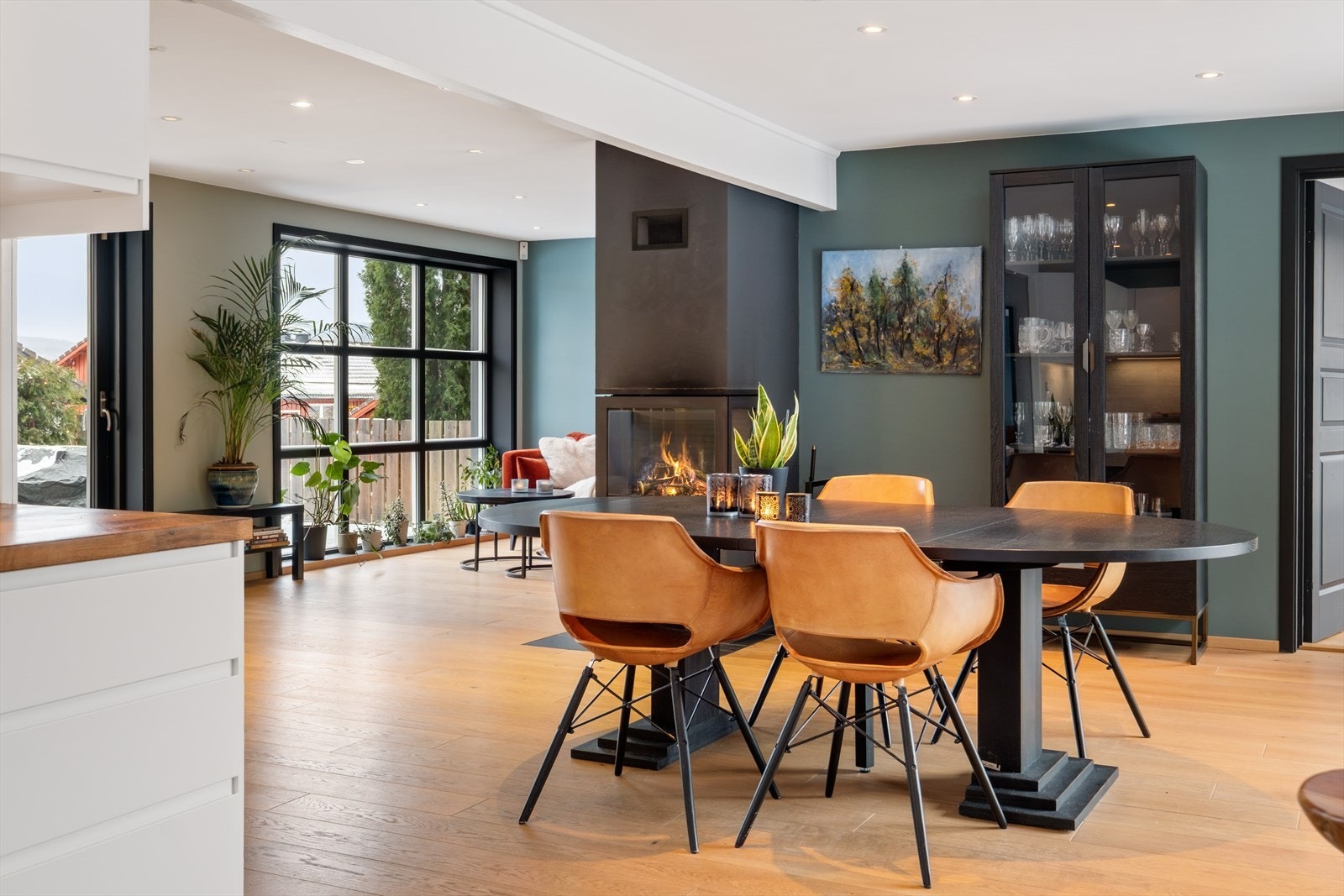 Nytt eikegulv fra 2021 samt varmekabler i hele 1. etasje Galleribilde