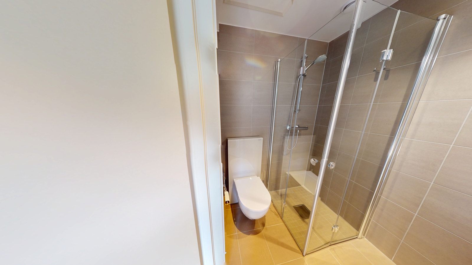 Vegghengt toalett Galleribilde