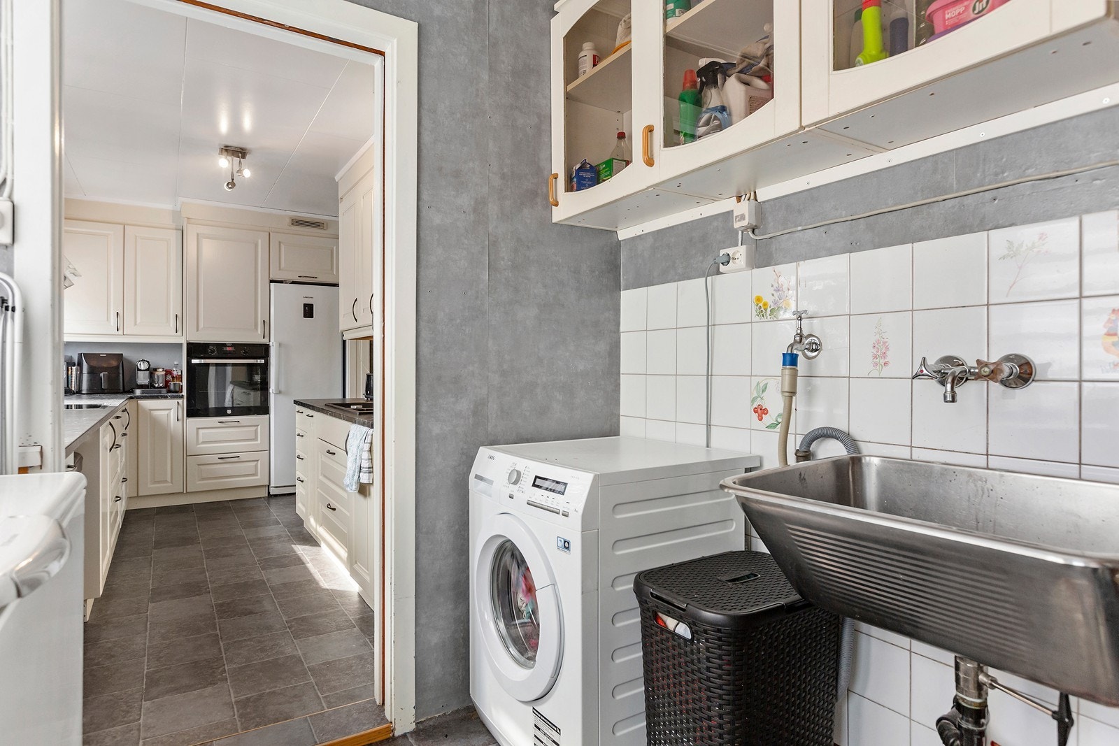 Vaskerom Galleribilde