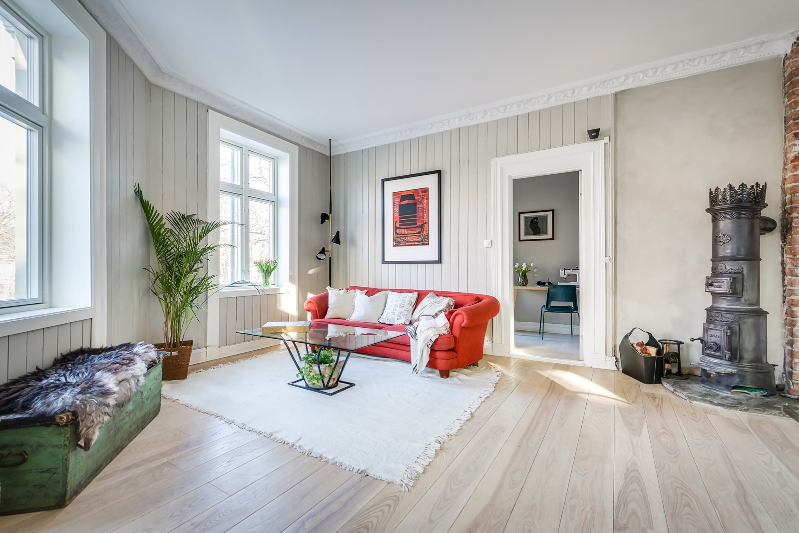 Den gode takhøyden i leilighet på ca. 2,9m gir en åpen og luftig romfølelse. Galleribilde