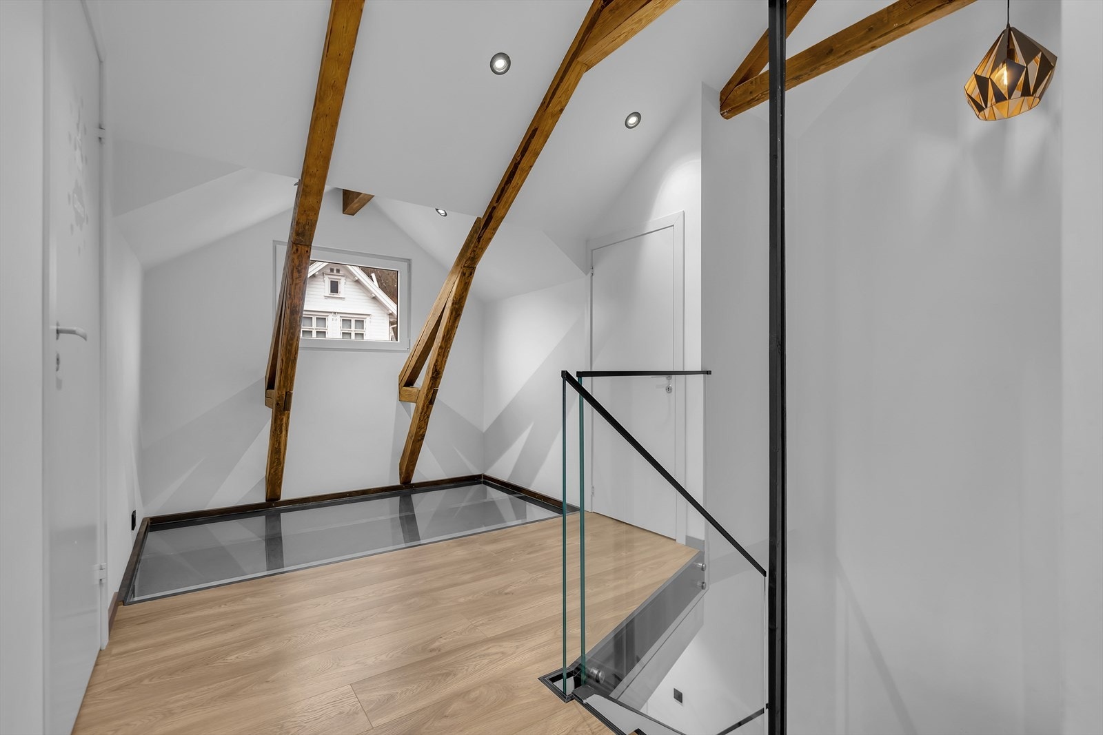 Loftsetasje Galleribilde