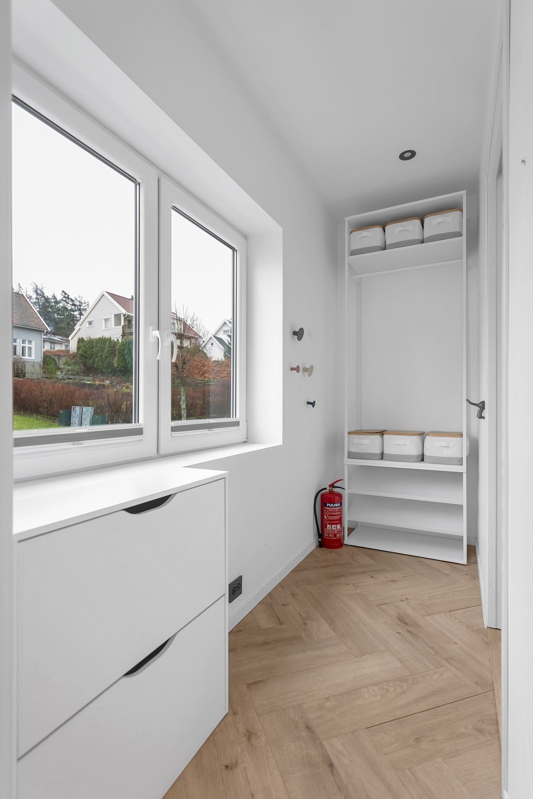 Garderobe/bod 1.etasje Galleribilde