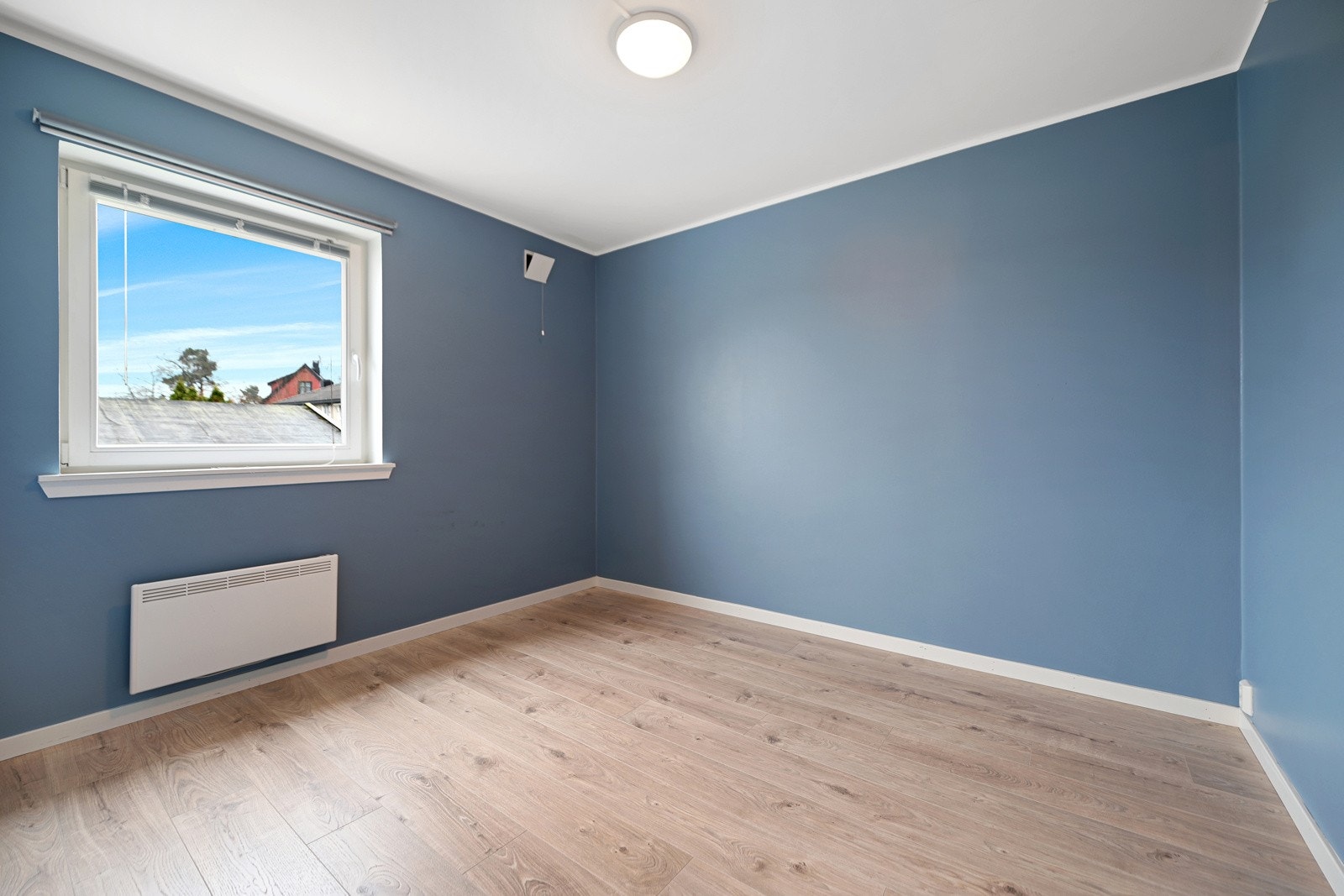 De to andre soverommene egner seg utmerket som barnerom, gjesterom eller hjemmekontor Galleribilde