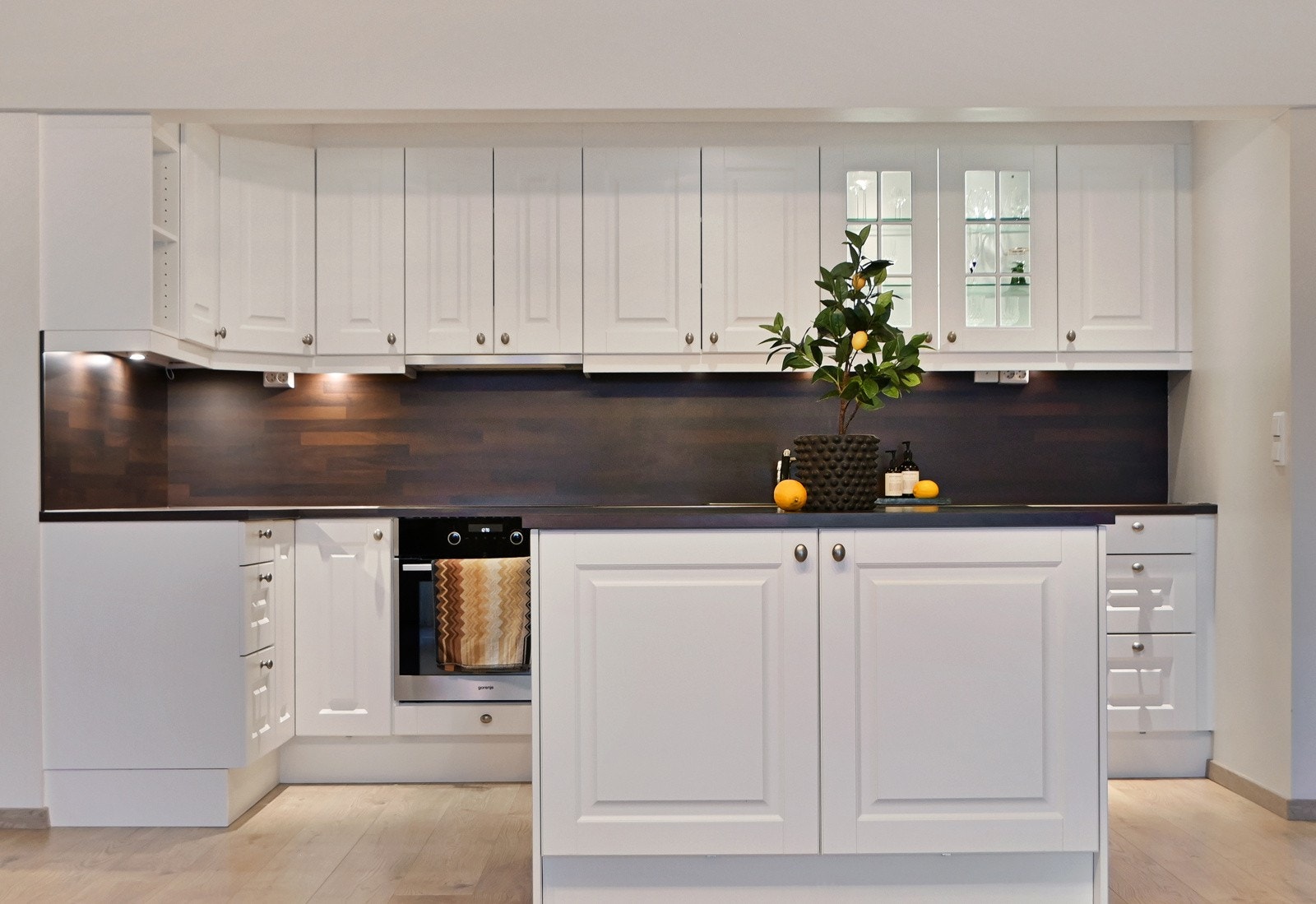 Velkommen til Orkerødgata 53, en lekker og innholdsrik selveierleilighet på Bellevue på Jeløy. Galleribilde