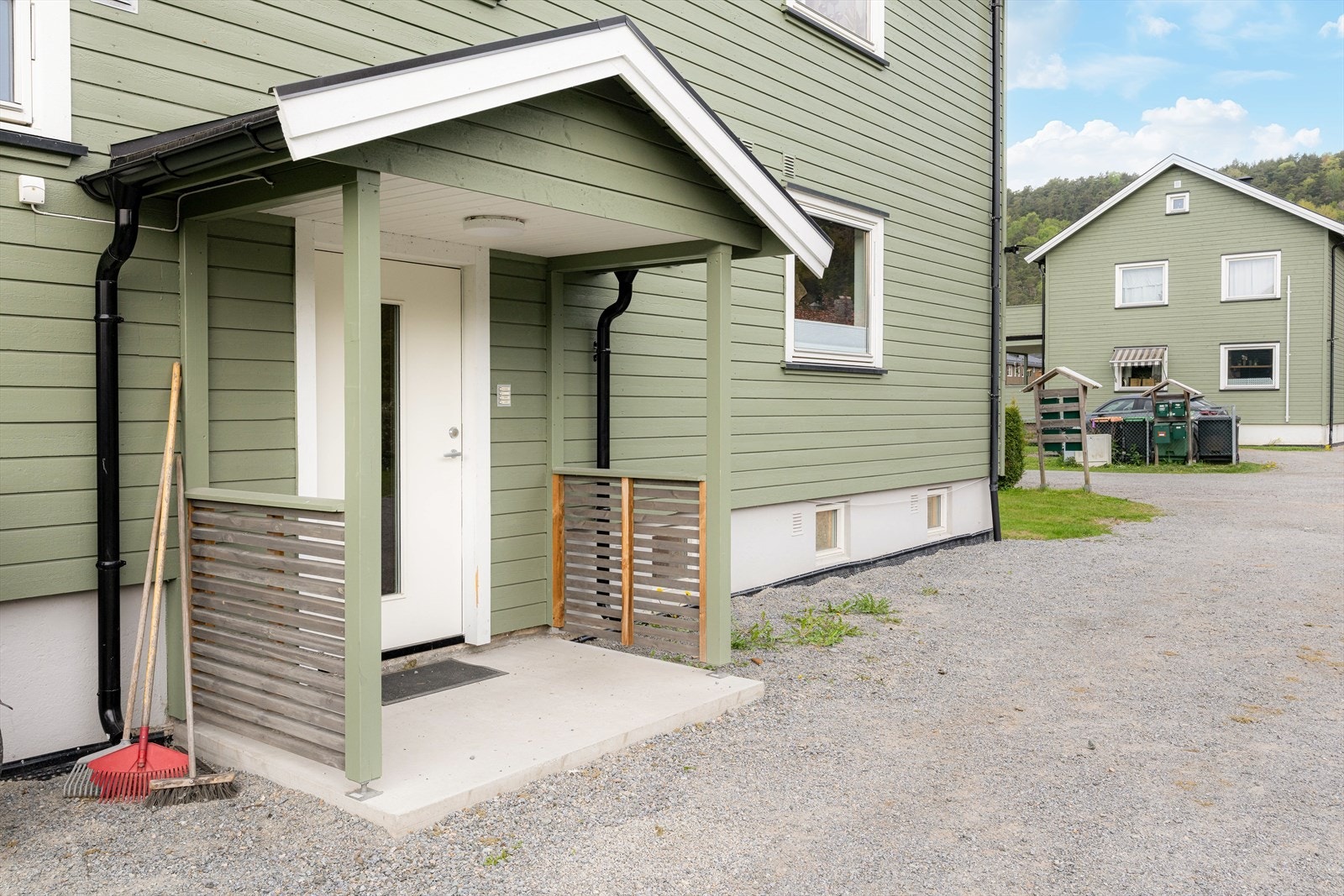 Felles inngangsparti for alle i firemannsboligen! Galleribilde