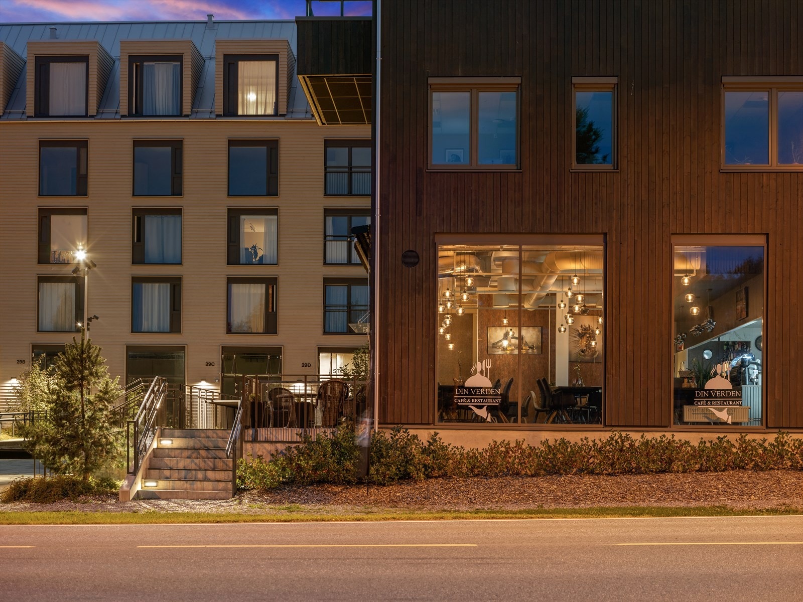 Cafè/restaurant i 1.etasje med alle rettigheter Galleribilde