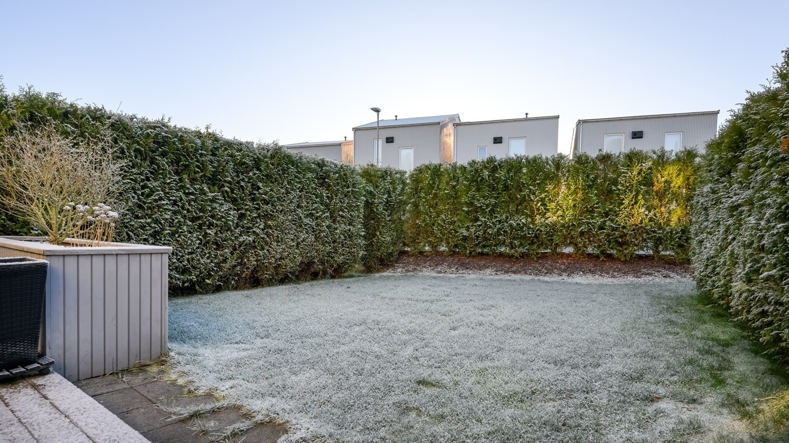 Pen hage med lite innsyn. Galleribilde