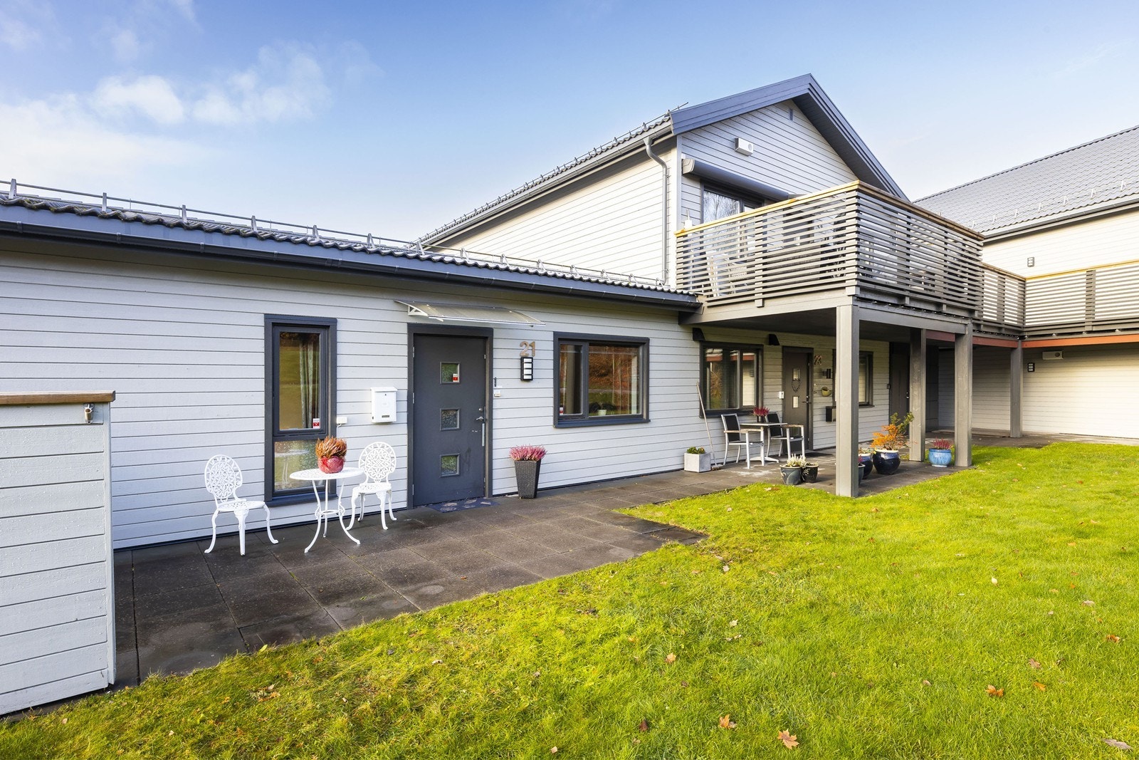 Hellelagt inngangsparti Galleribilde