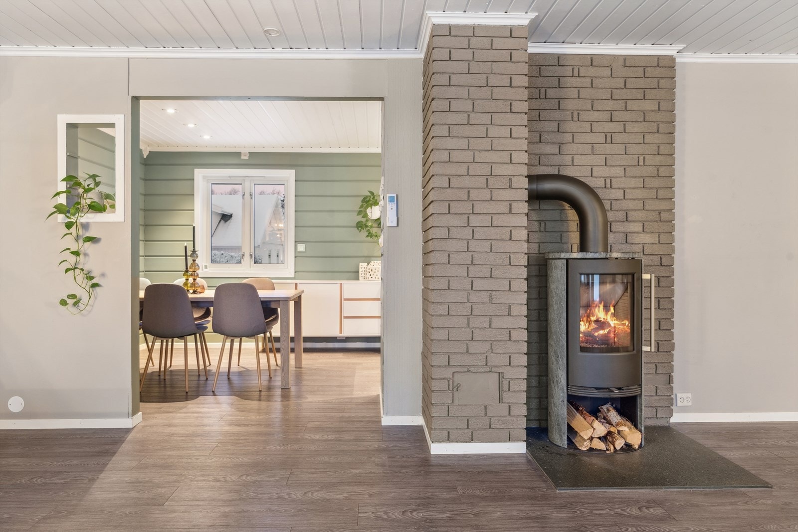 Vedovnen sørger for behagelig varme og lun stemning på kjølige dager. Galleribilde