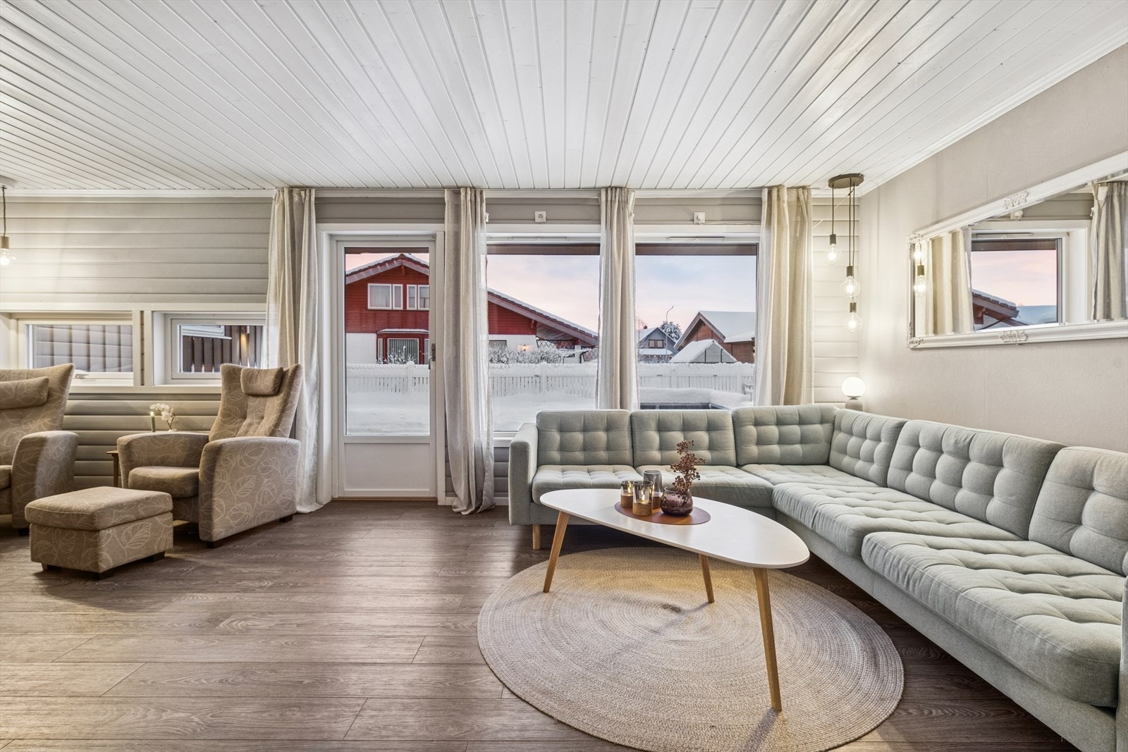 Fra stuen er det direkte tilgang til terrassen. Galleribilde