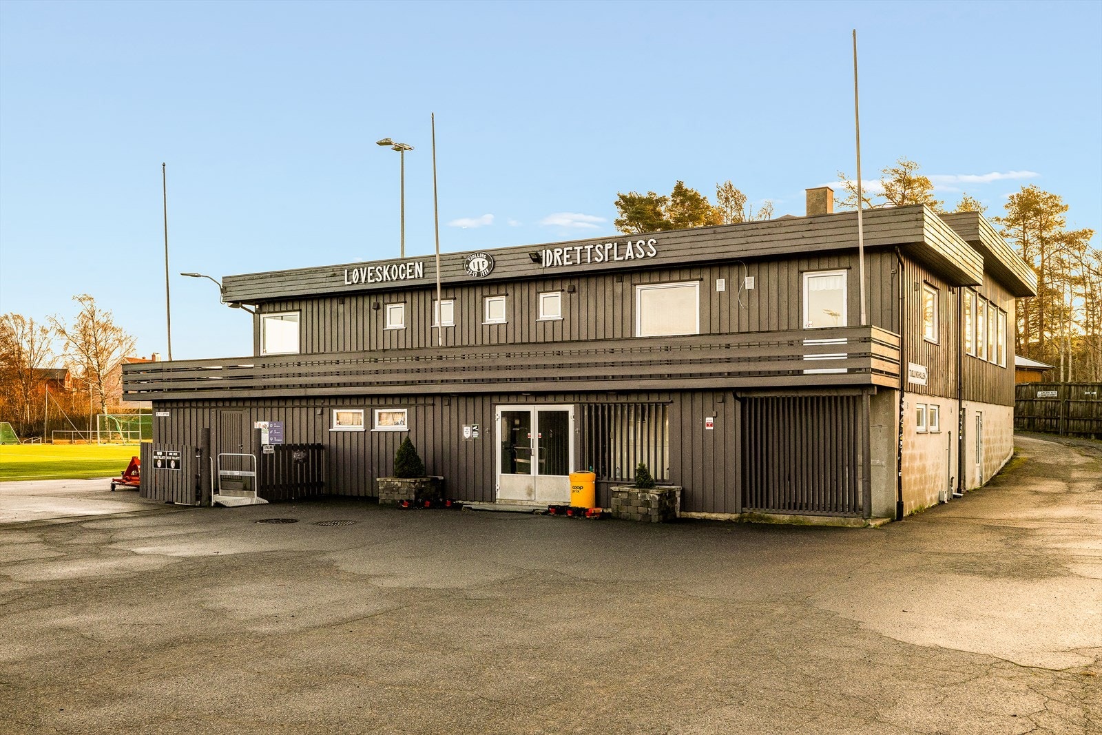 Tjøllinghallen og Tjølling IF er nærmeste nabo Galleribilde