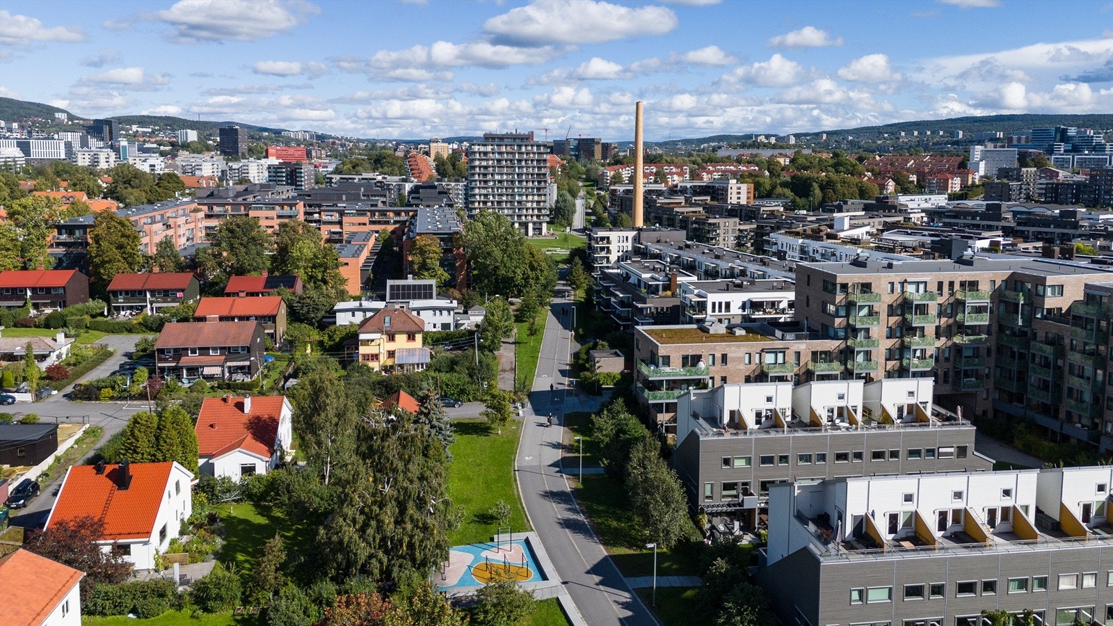 Sentral og attraktiv beliggenhet på spennende Ensjø, nærmere bestemt mellom Lille Tøyen Hageby, Hovin og Hasle. Galleribilde
