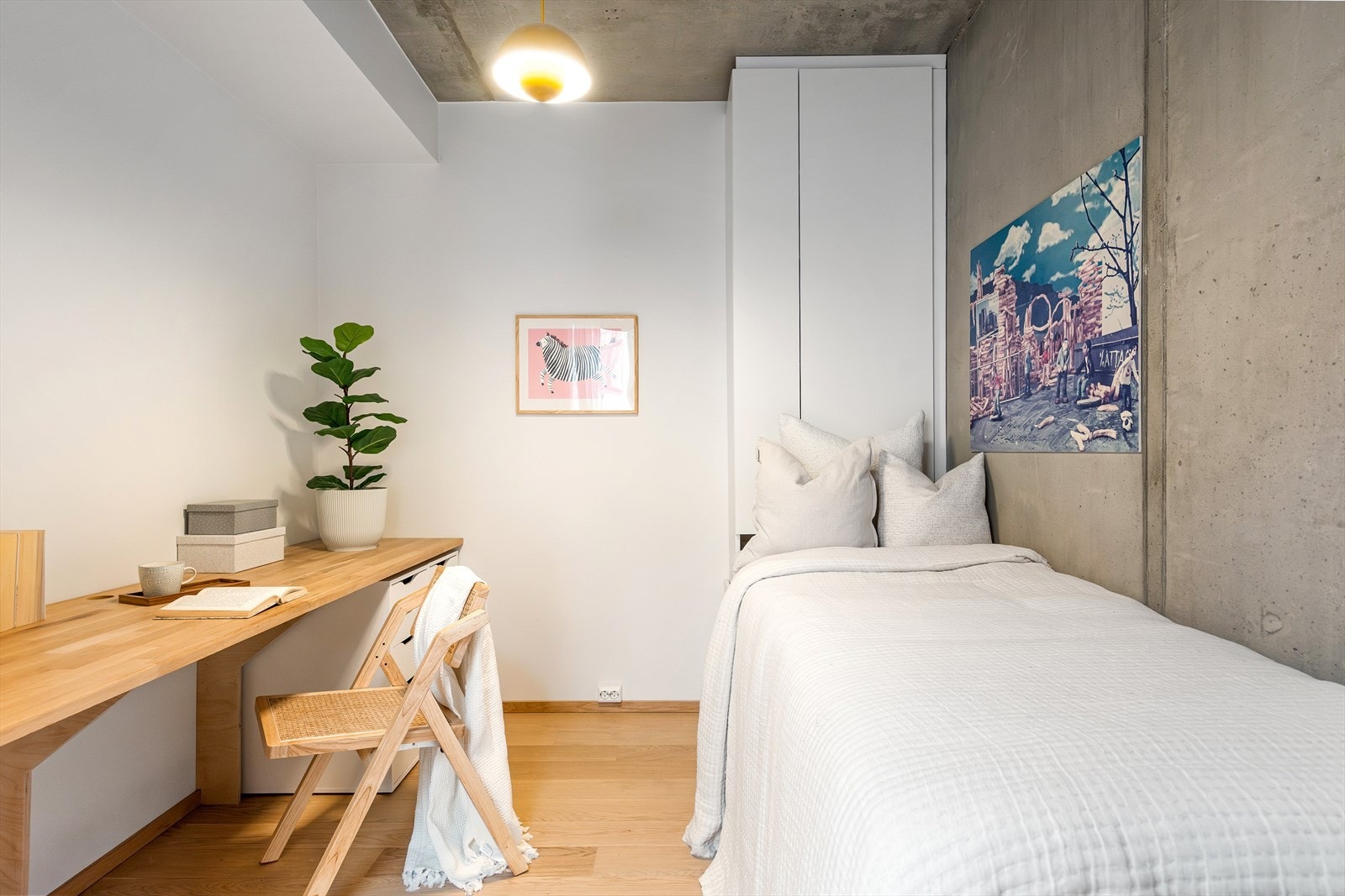 Soverom 2 passer godt som barnerom, gjesterom eller hjemmekontor. Galleribilde