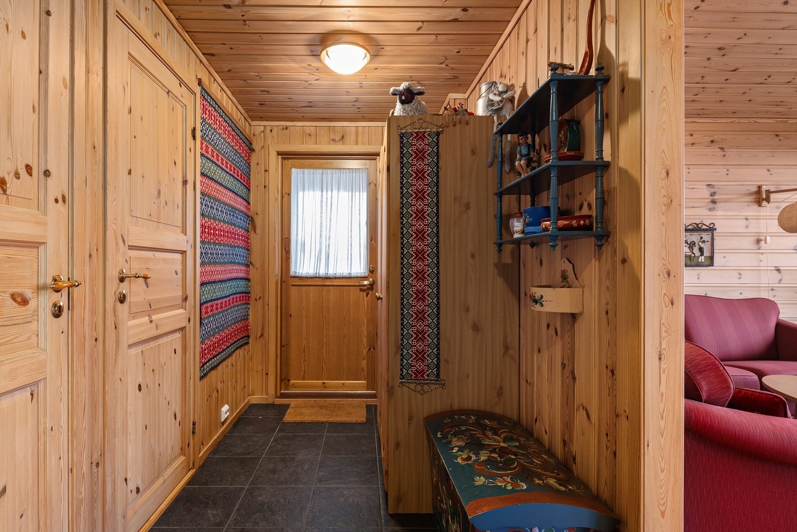 Gang - inngangsparti. Galleribilde