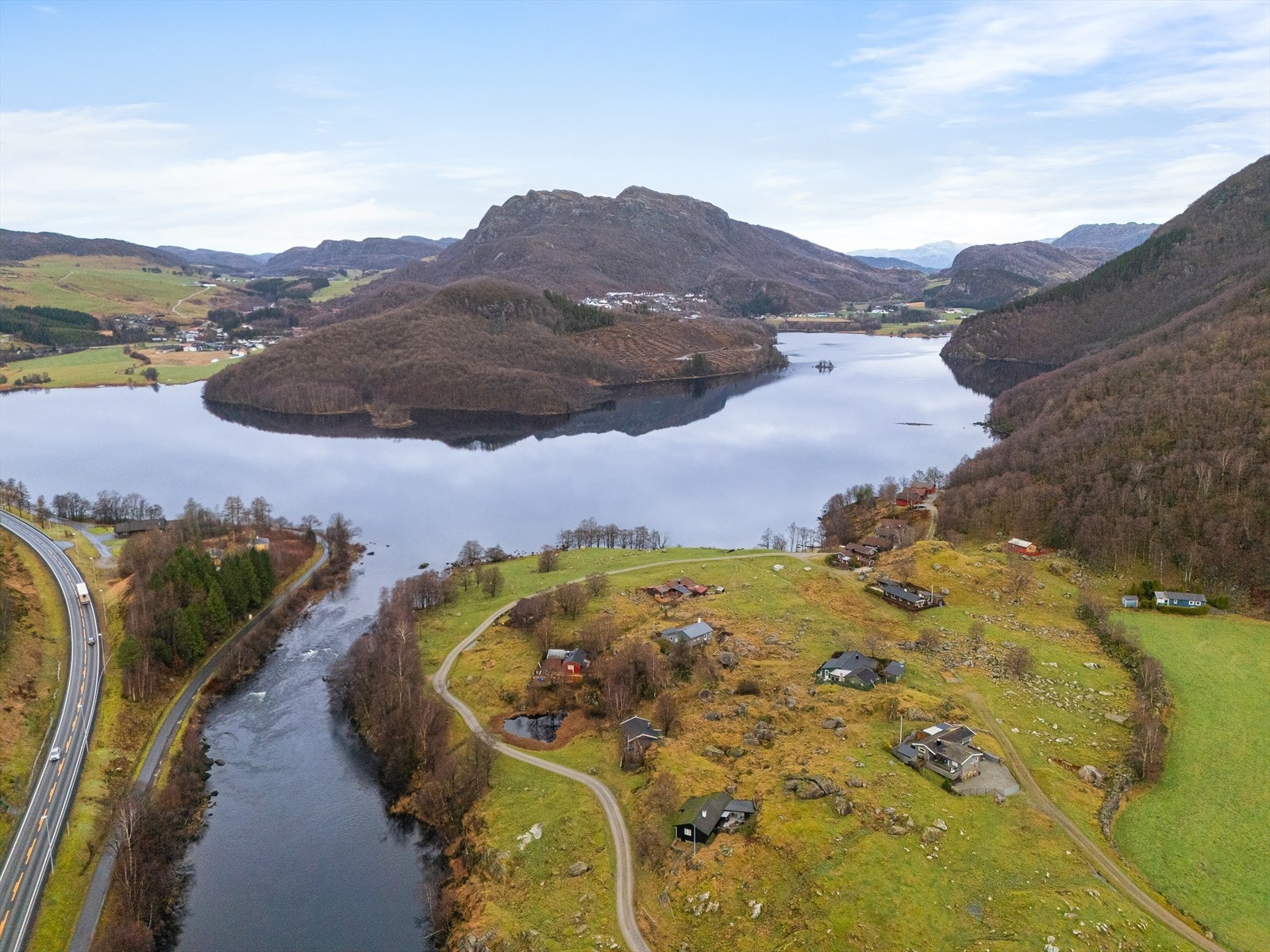 Gode bademuligheter. Fine turområder i nærheten. Galleribilde