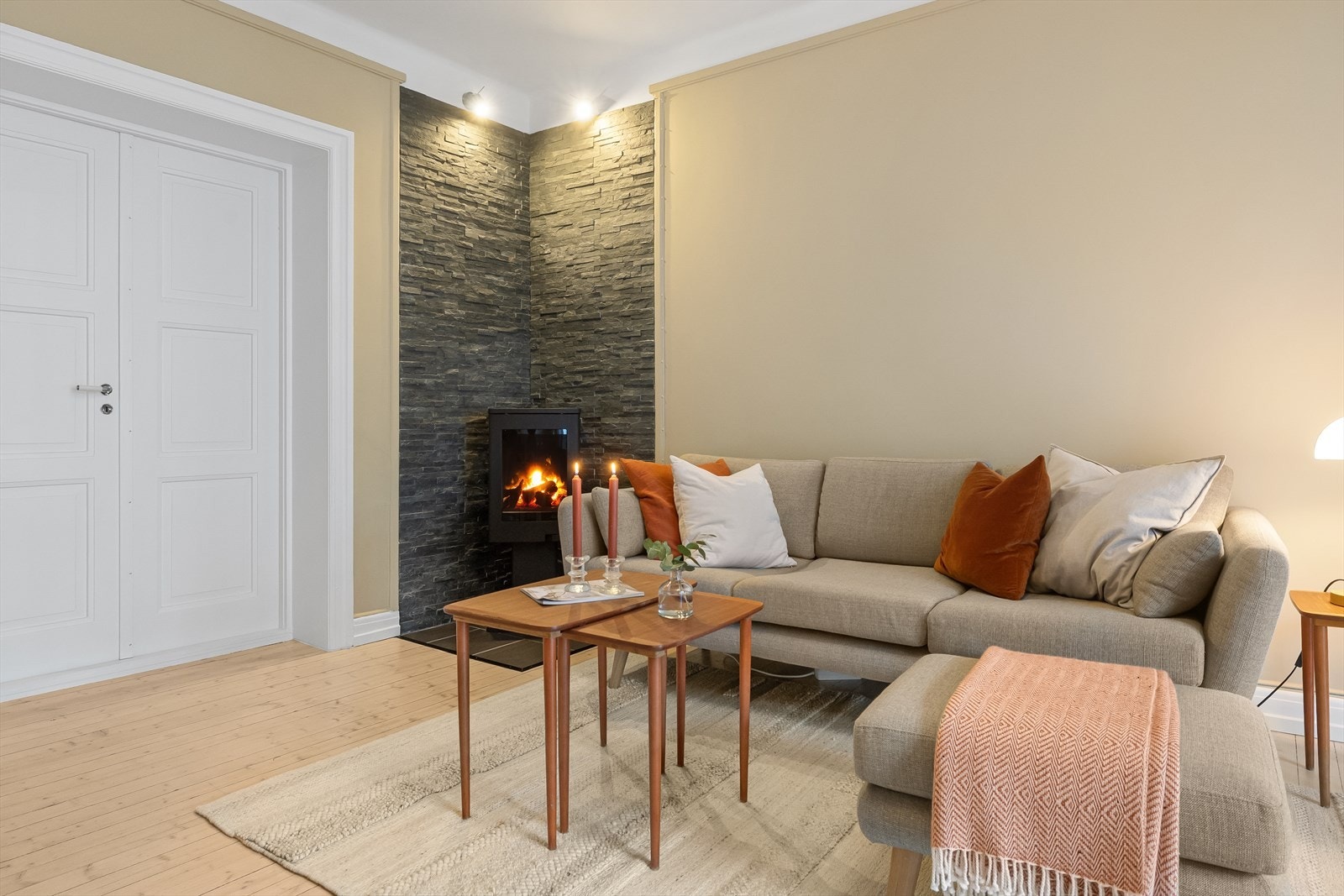 Peisen sikrer behagelig og vedvarende varme, samtidig som den bidrar til hyggelig stemning på kalde høst- og vinterkvelder. Det ble gjennomført piperehabilitering i regi av aksjeselskapet i 2015. Galleribilde