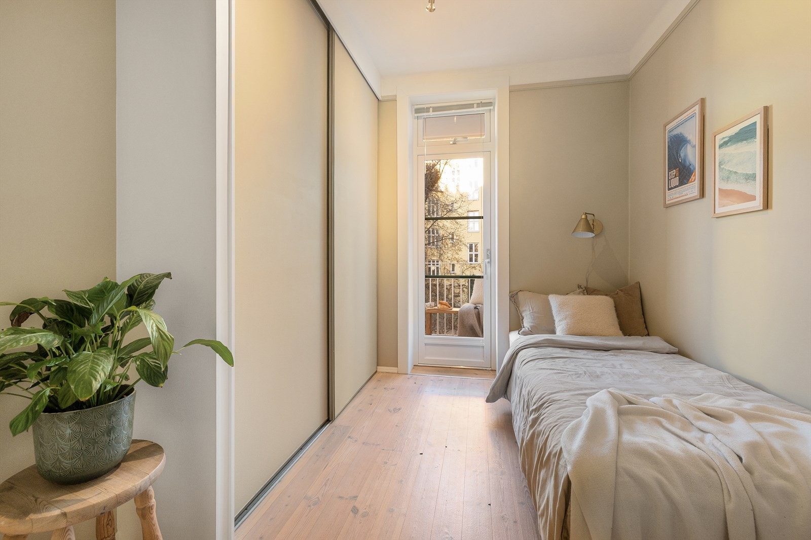 Begge soverommene vender mot rolig og skjermet bakgård. Galleribilde