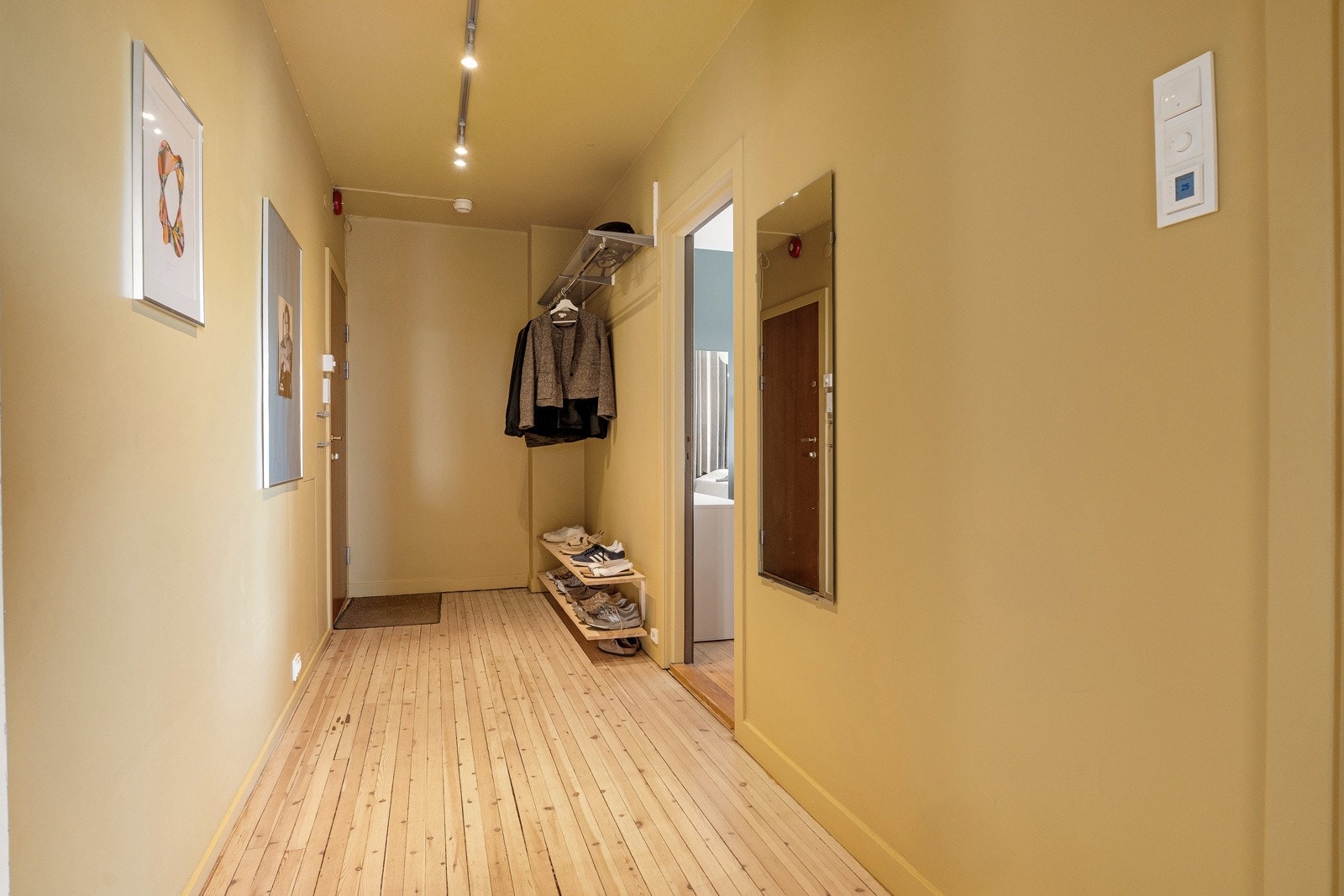 Entréen/gangen har også plass til garderobeinnredning om det er ønskelig. Galleribilde