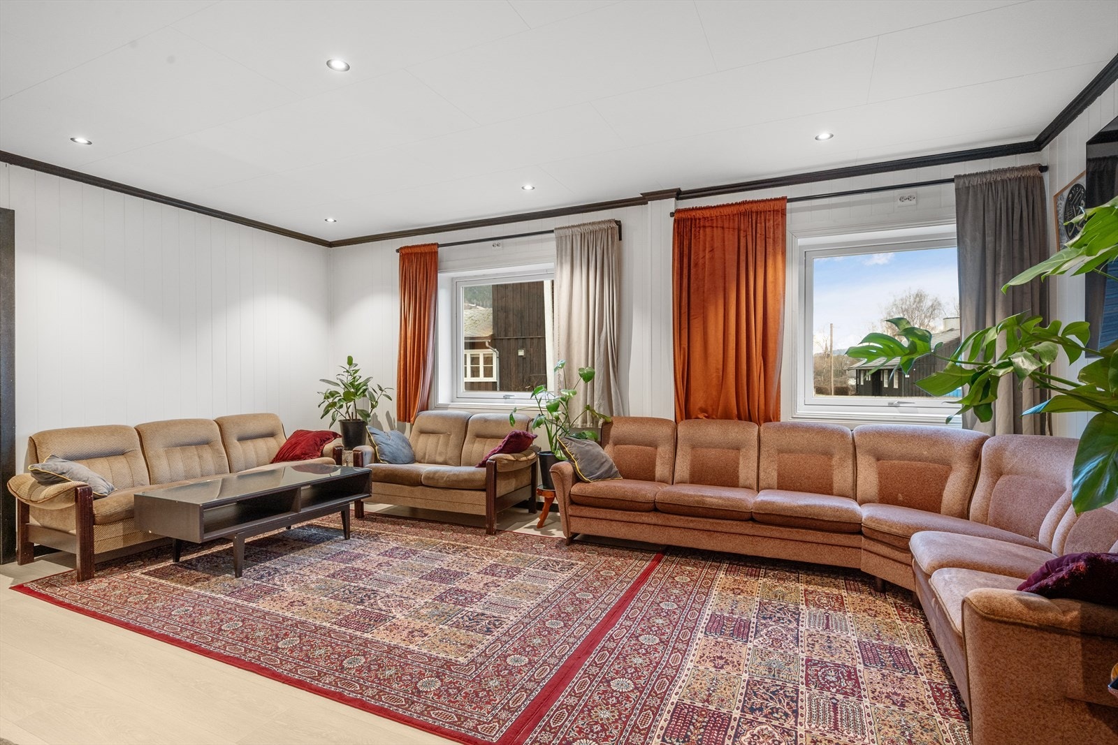 God plass til sofagruppe og lenestoler mm. Galleribilde