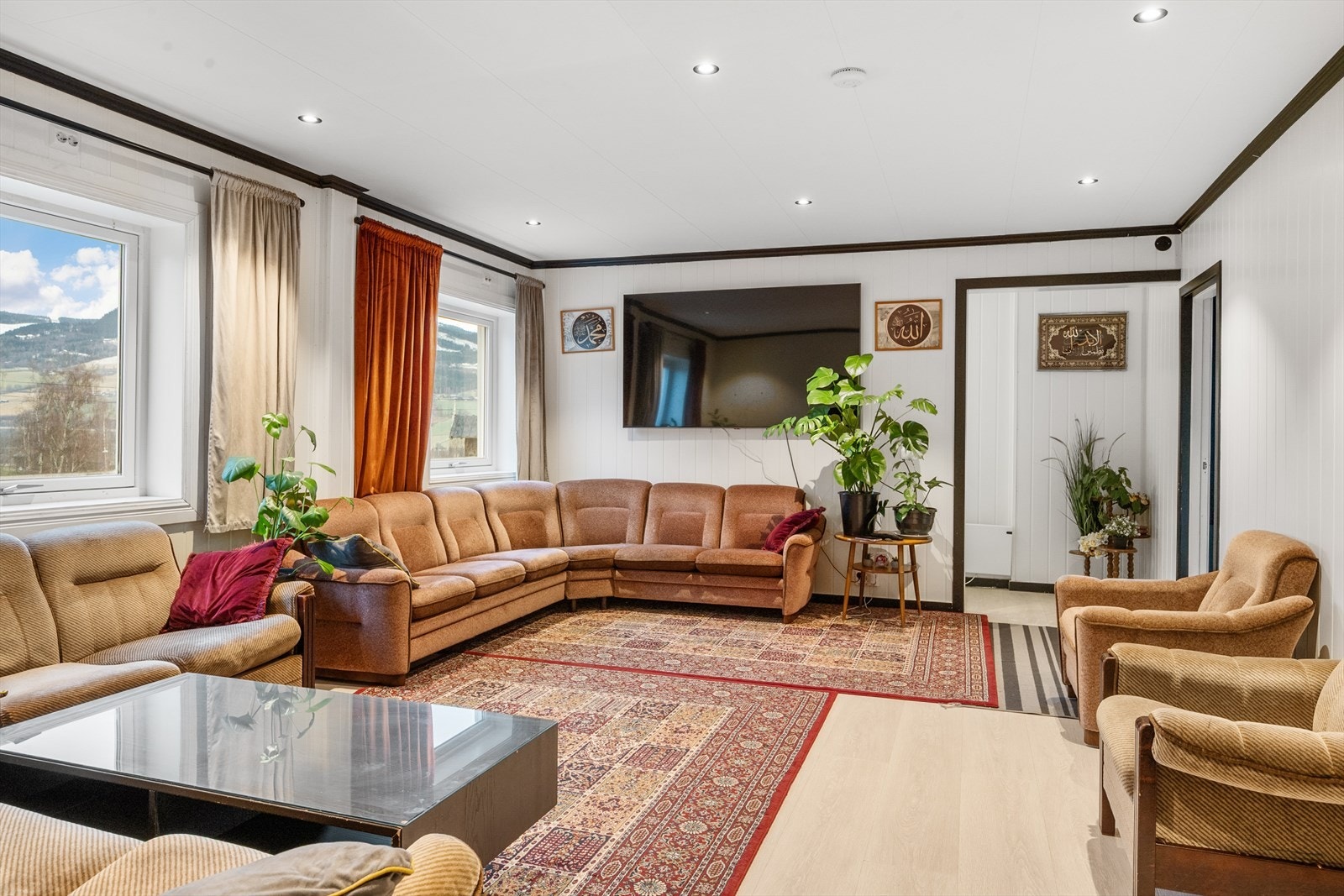 Stua fremstår lys og luftig. Galleribilde