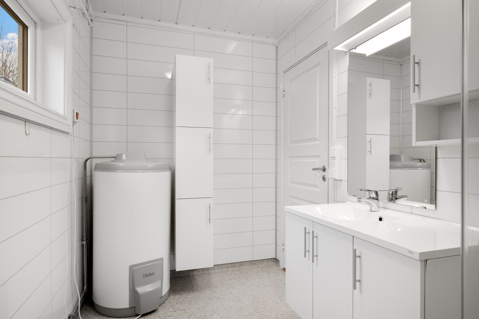 Rommet har behagelig gulvvarme. Galleribilde