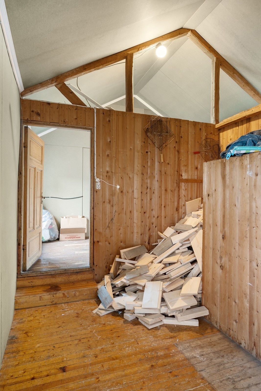 Etasjen har i tillegg tre uinnredede rom. Galleribilde