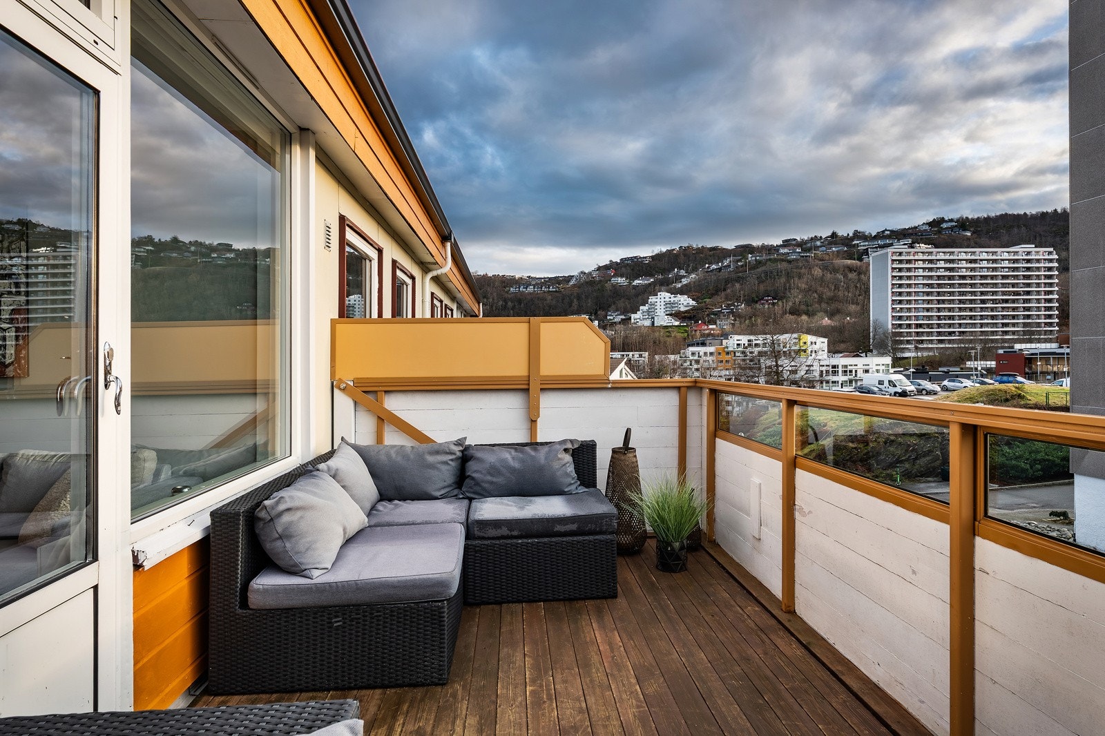 - God plass til utemøblement - Galleribilde