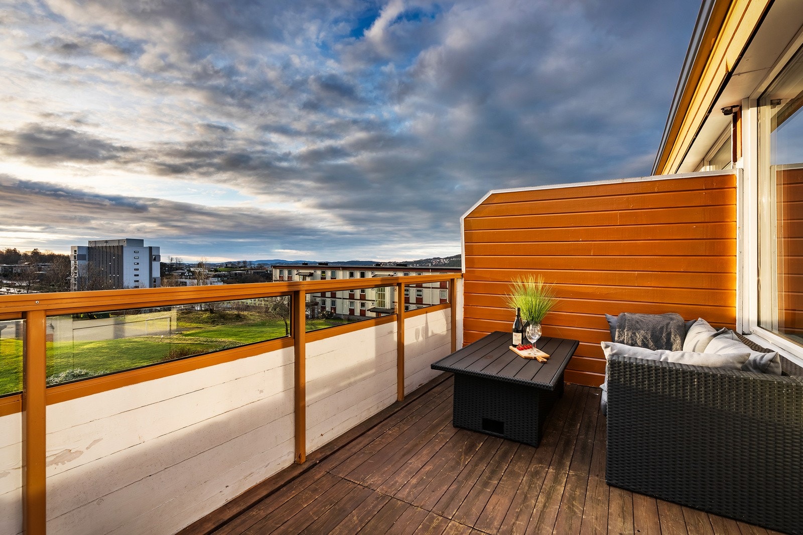 - Stor altan på 11, 2 kvm med gode solforhold - Galleribilde