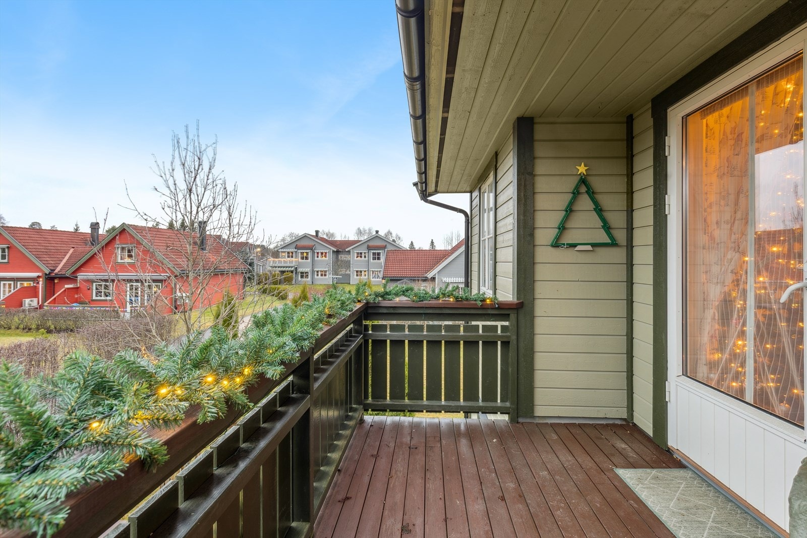 Vestvendt veranda. Galleribilde