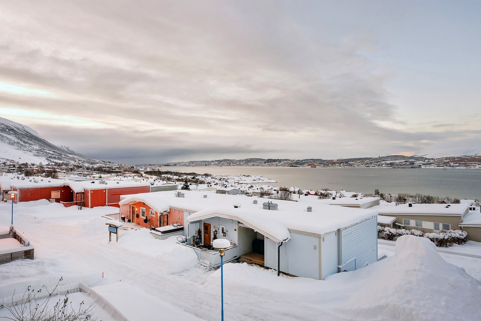 Utsikt mot sørvest. Galleribilde