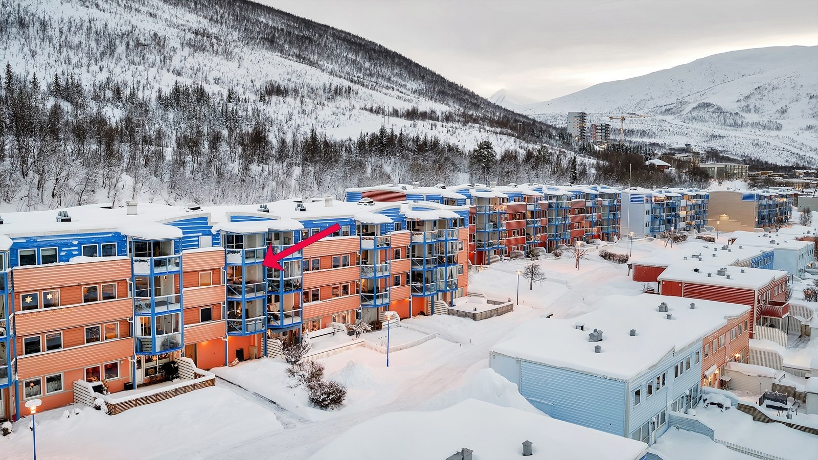 Her har du flotte turområder, Tromsø Alpinpark og lysløypa like i nærheten. Perfekt for deg som liker å være aktiv! Galleribilde