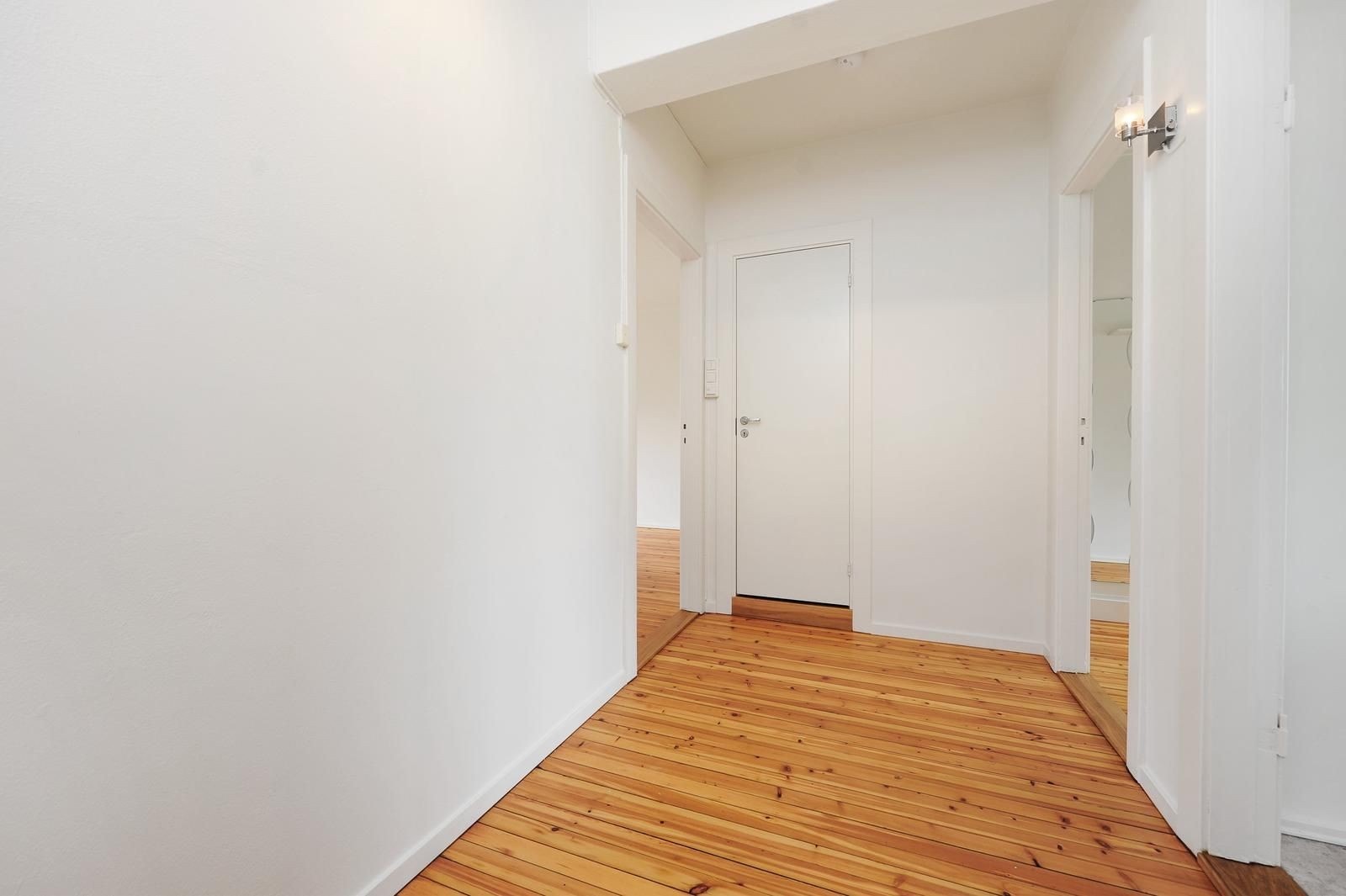 Lys og innbydende entré. Galleribilde