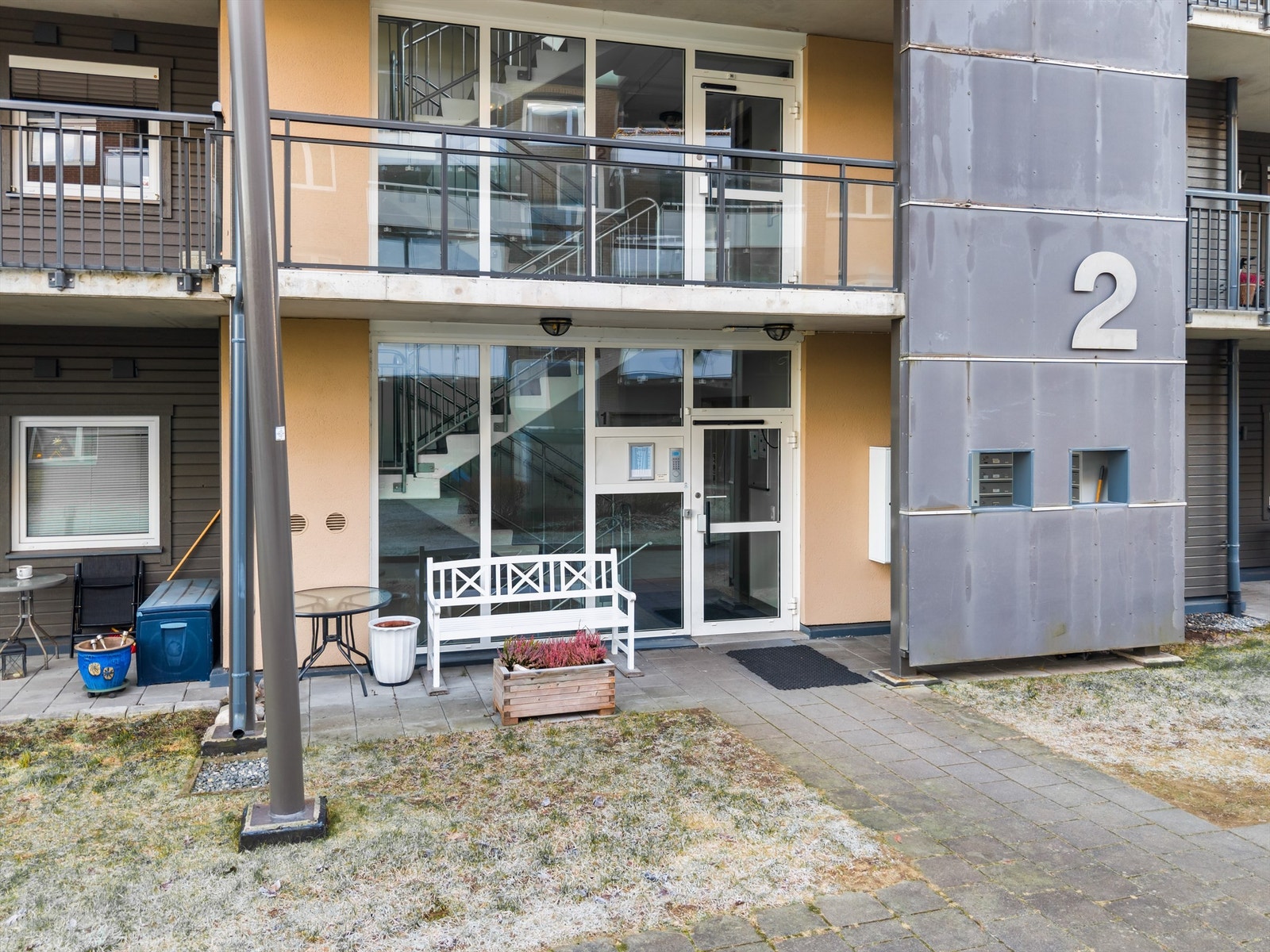 Felleskostnadene inkluderer varmtvann, og bygget er tilknyttet heis. Galleribilde