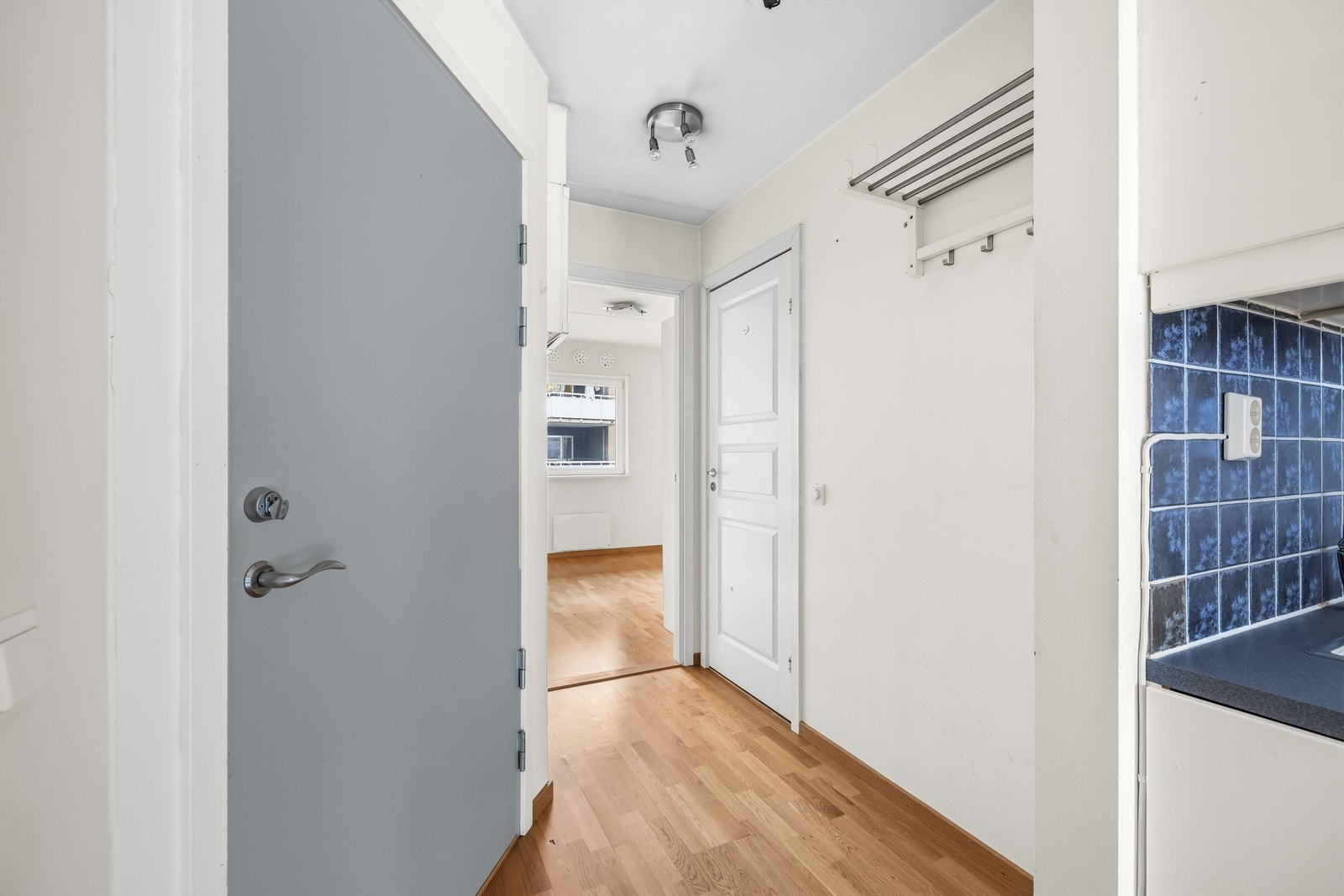 Adkomst til leiligheten i andre etasje via felles oppgang med heis. Galleribilde