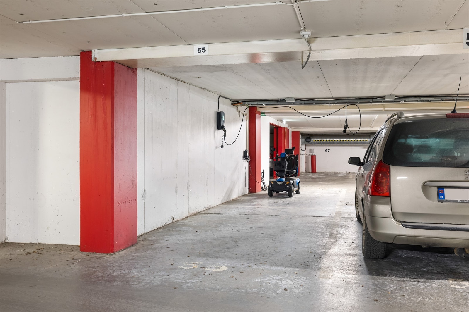 Det medfølger en parkeringsplass i garasjekjeller samt en bod på 5 m². Galleribilde