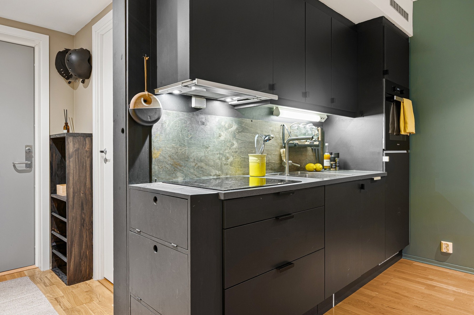 Kjøkkenet har fått tilstandsgrad 1 av takstmann. Fullverdig tilstandsrapport ligger vedlagt. Galleribilde