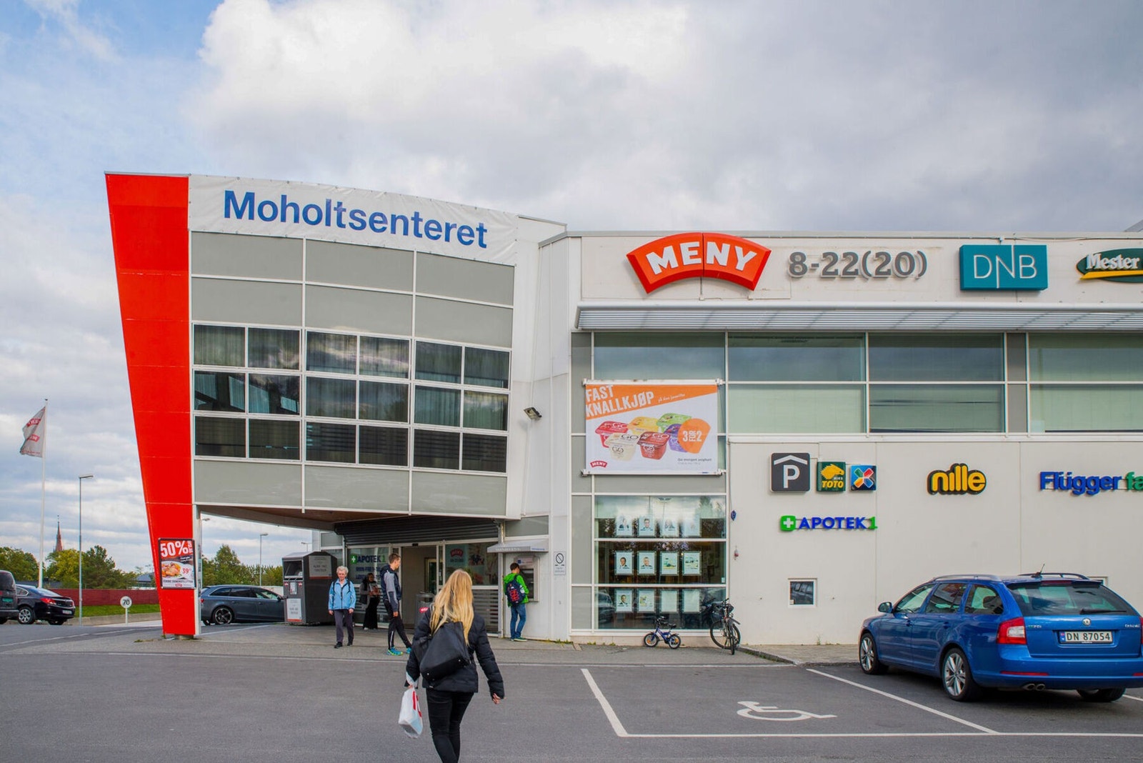 Moholtsenteret ligger like ved boligen, ca. 500m. Galleribilde