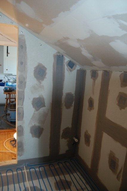 Begge badene er fra 2010. Dokumentasjon på oppussing foreligger i form av bilder. Galleribilde