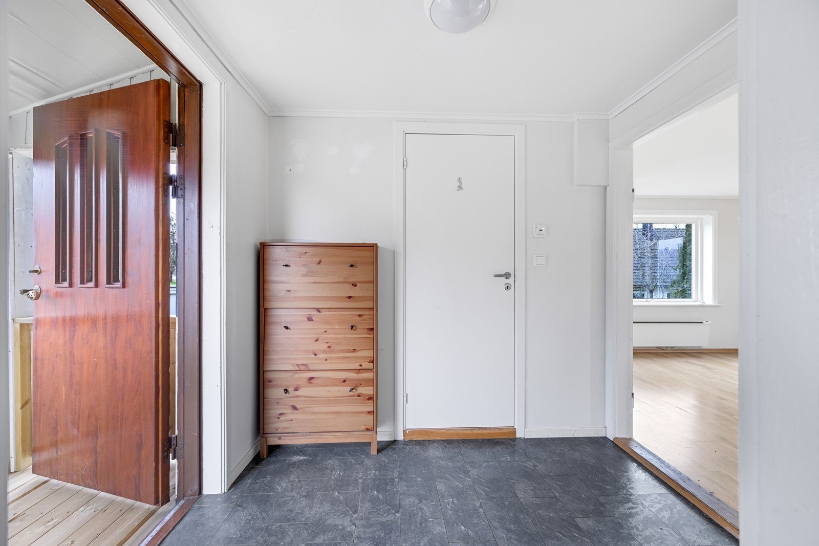 Gang leilighet i 1. etasje. Galleribilde