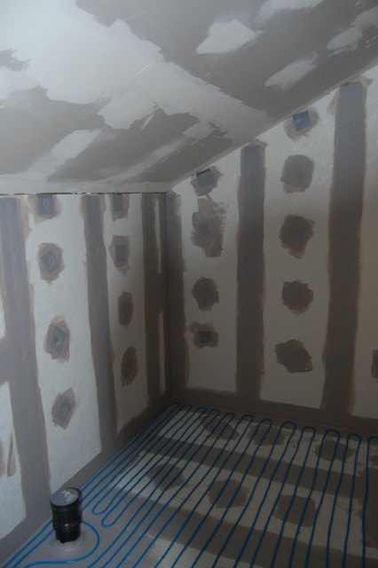 Begge badene er fra 2010. Dokumentasjon på oppussing foreligger i form av bilder. Galleribilde