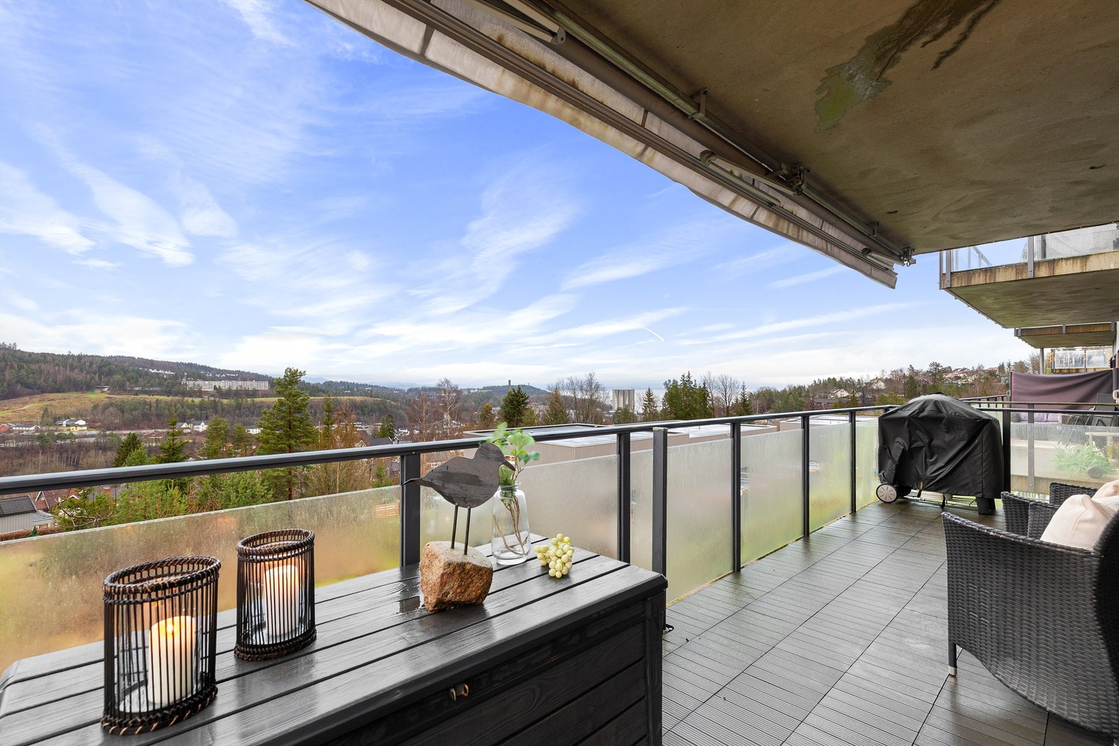 Delvis overbygget og flott utsikt - Meget solrikt Galleribilde